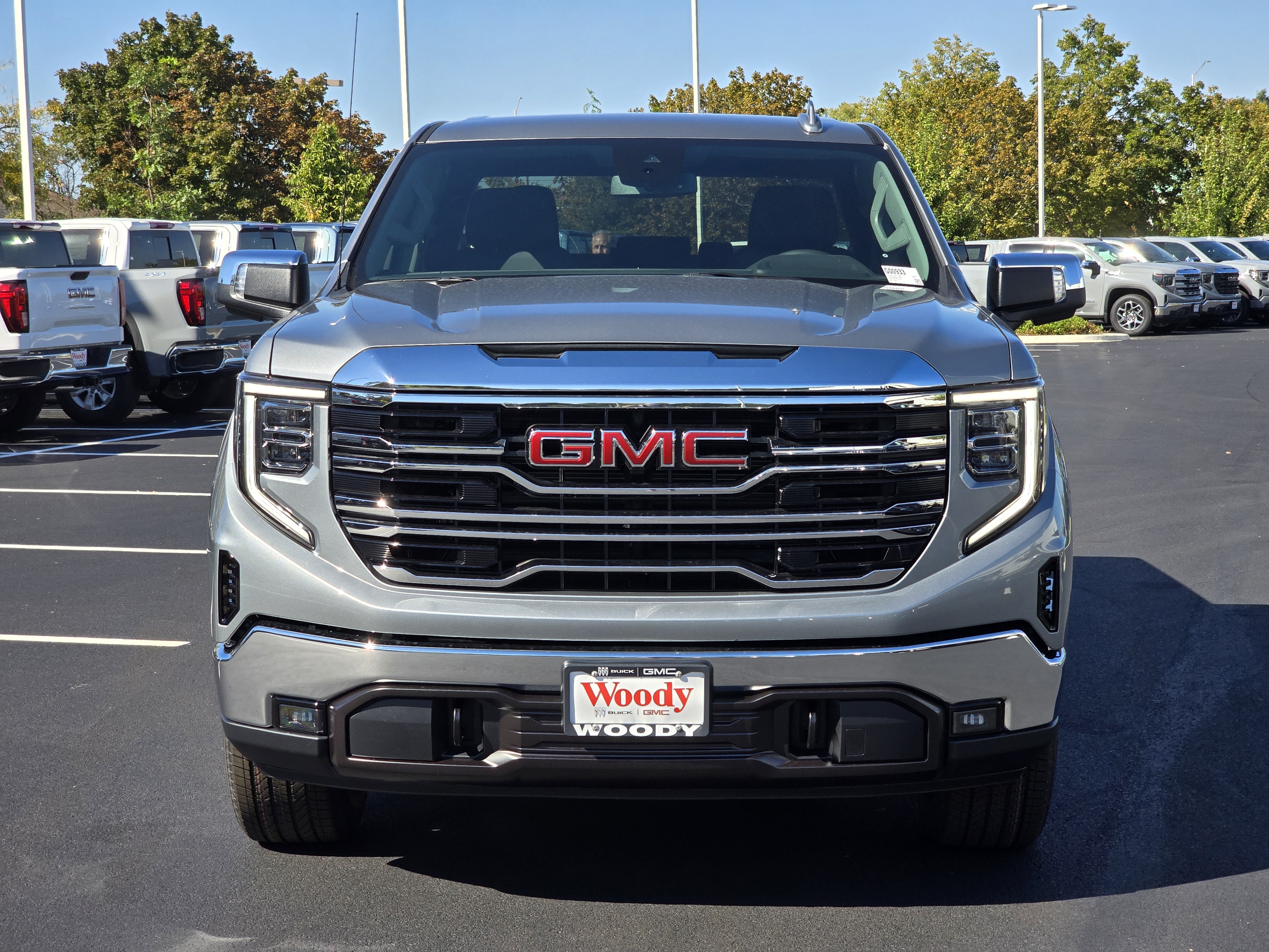 2025 GMC Sierra 1500 SLT 4