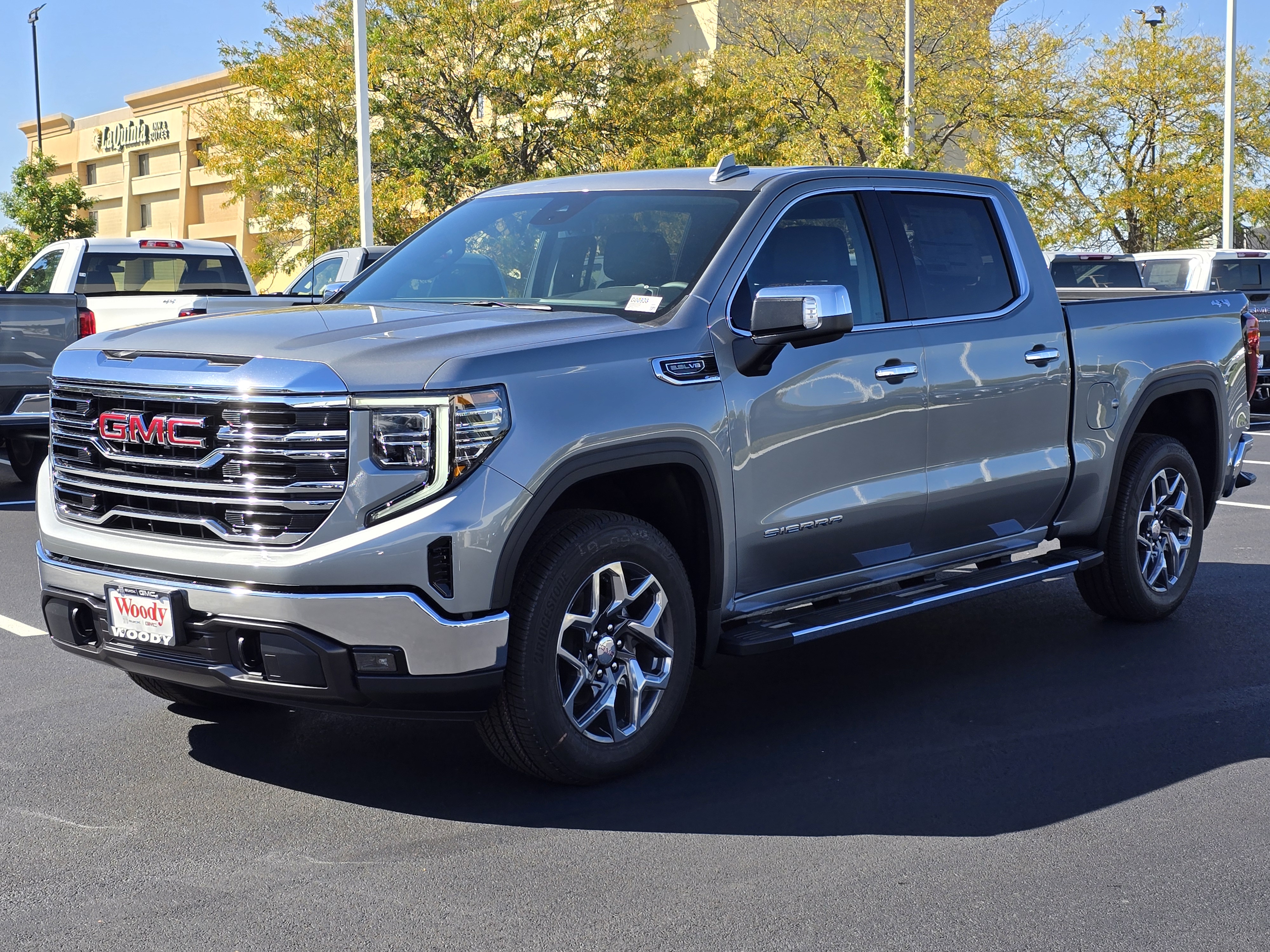 2025 GMC Sierra 1500 SLT 5