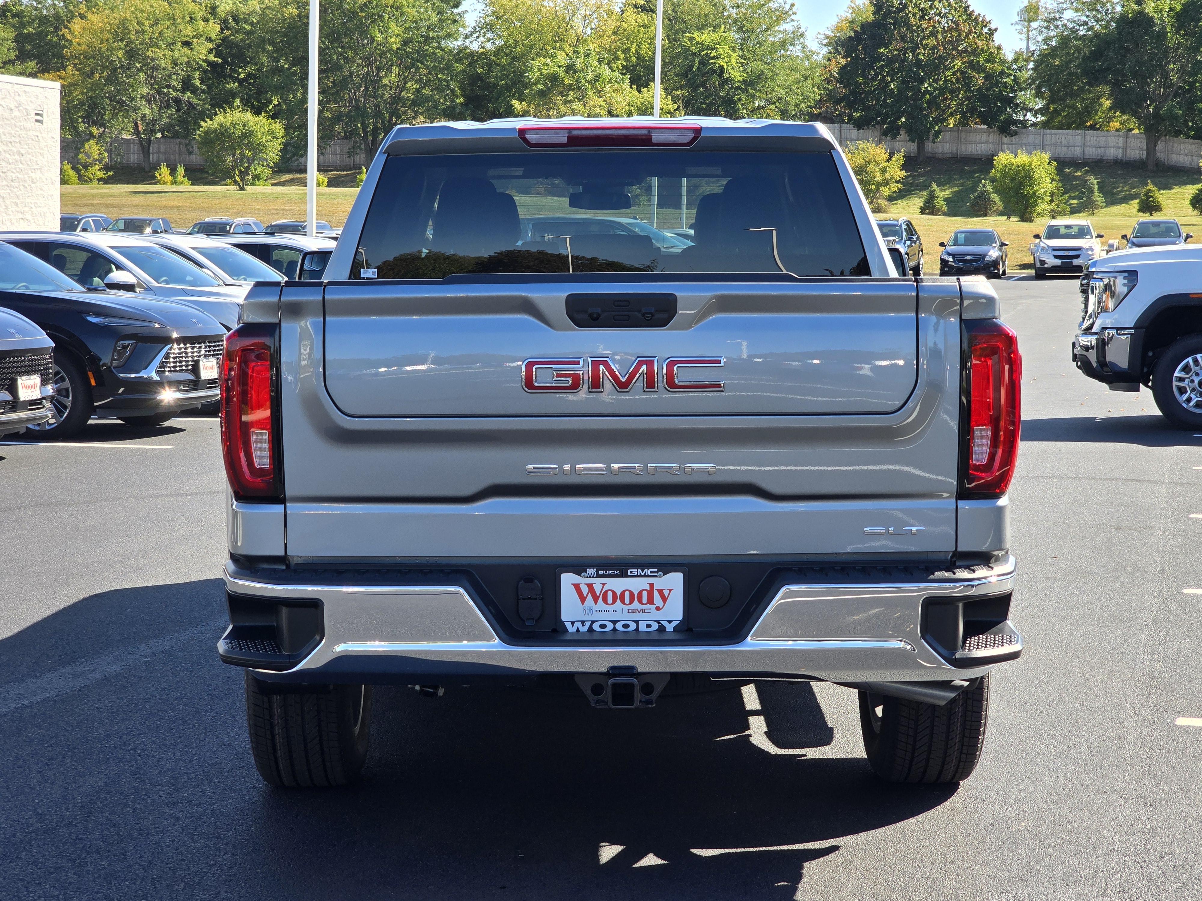 2025 GMC Sierra 1500 SLT 8