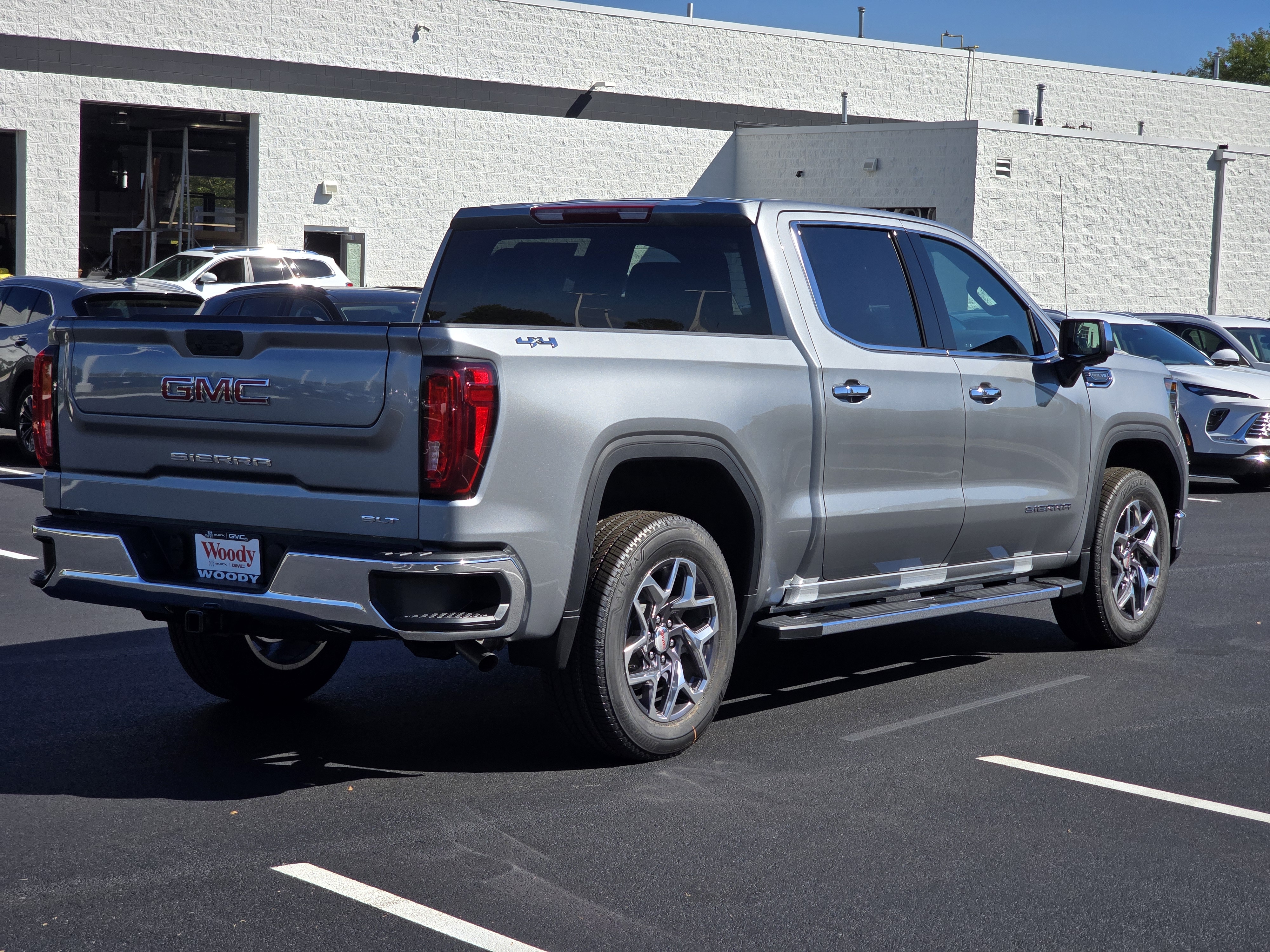 2025 GMC Sierra 1500 SLT 13