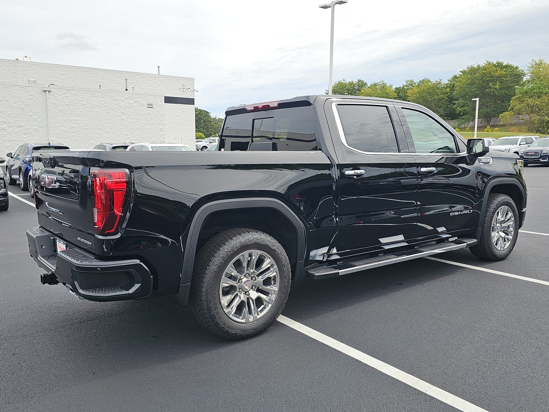 2025 GMC Sierra 1500 Denali 8