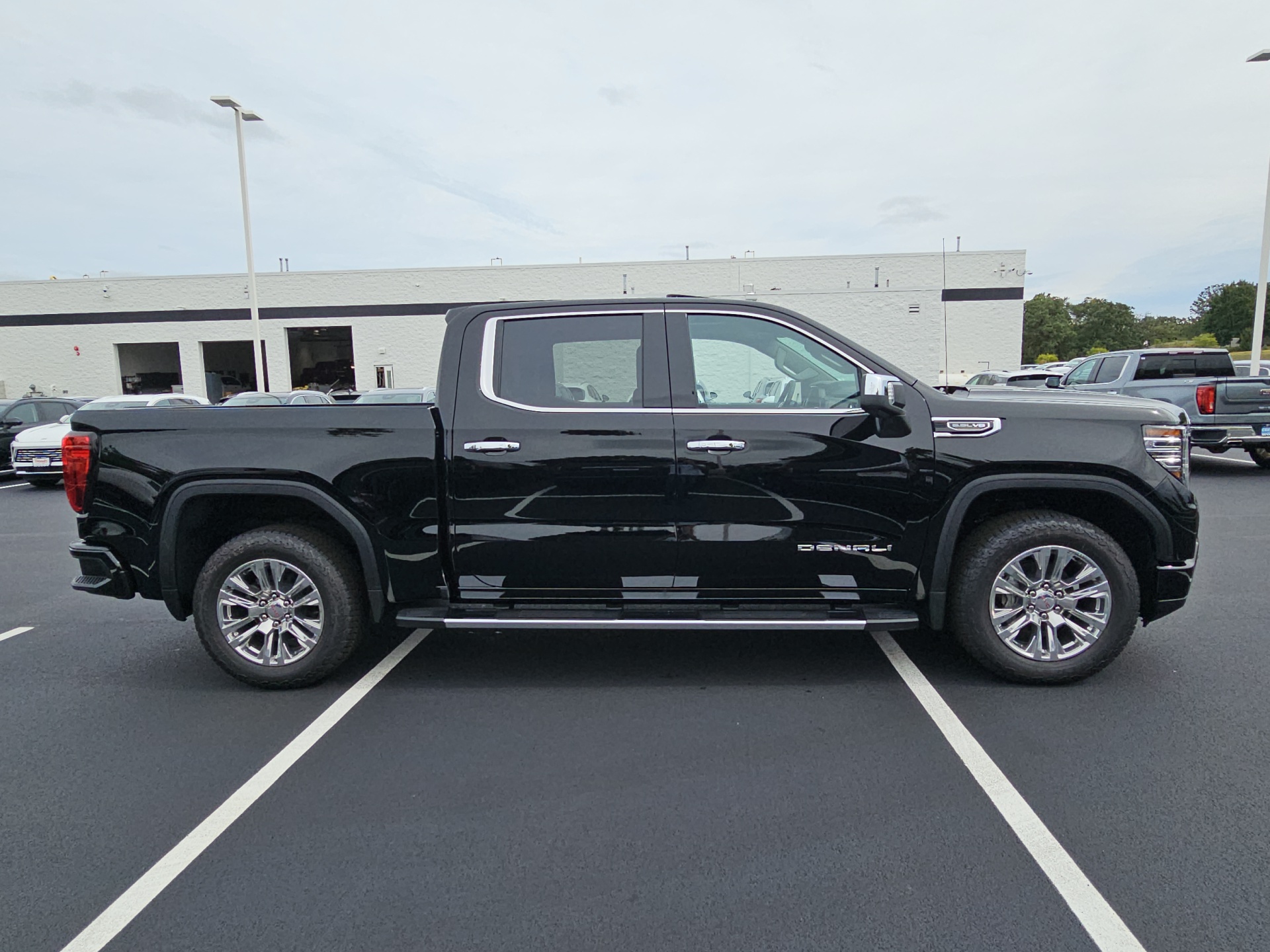 2025 GMC Sierra 1500 Denali 9