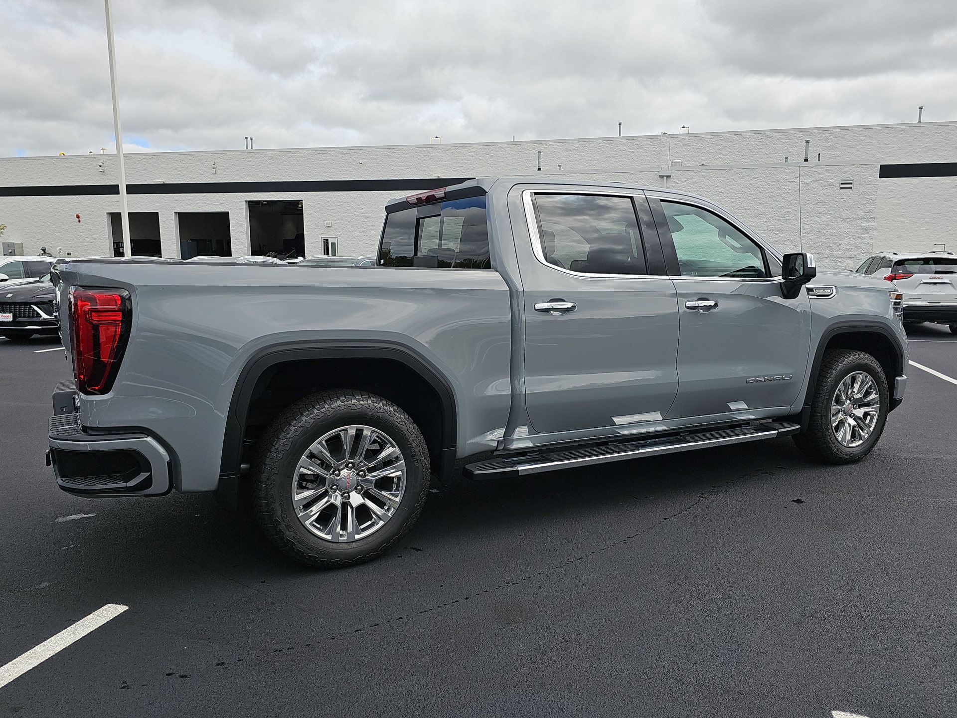 2025 GMC Sierra 1500 Denali 8