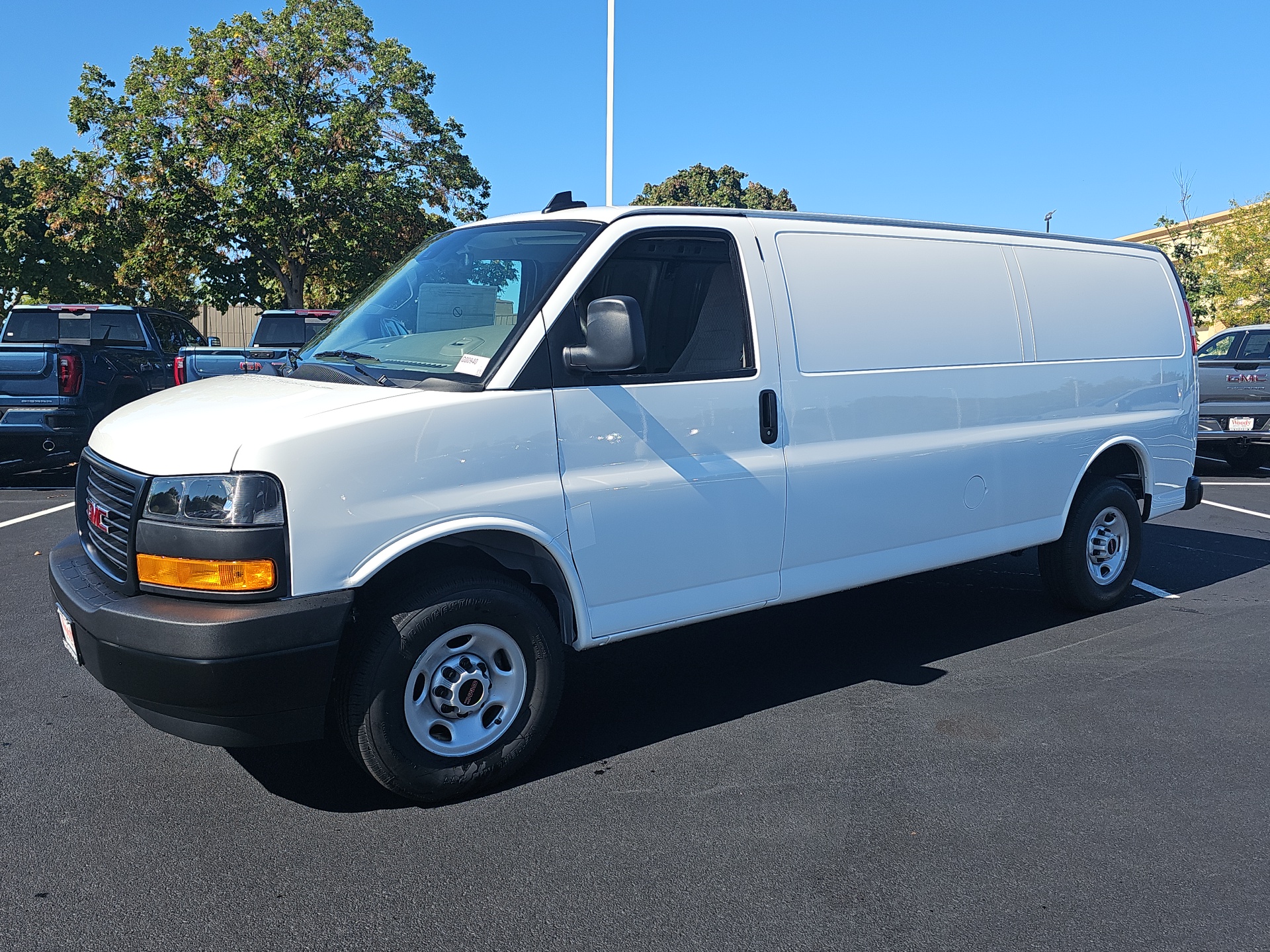 2024 GMC Savana 3500 Work Van 4