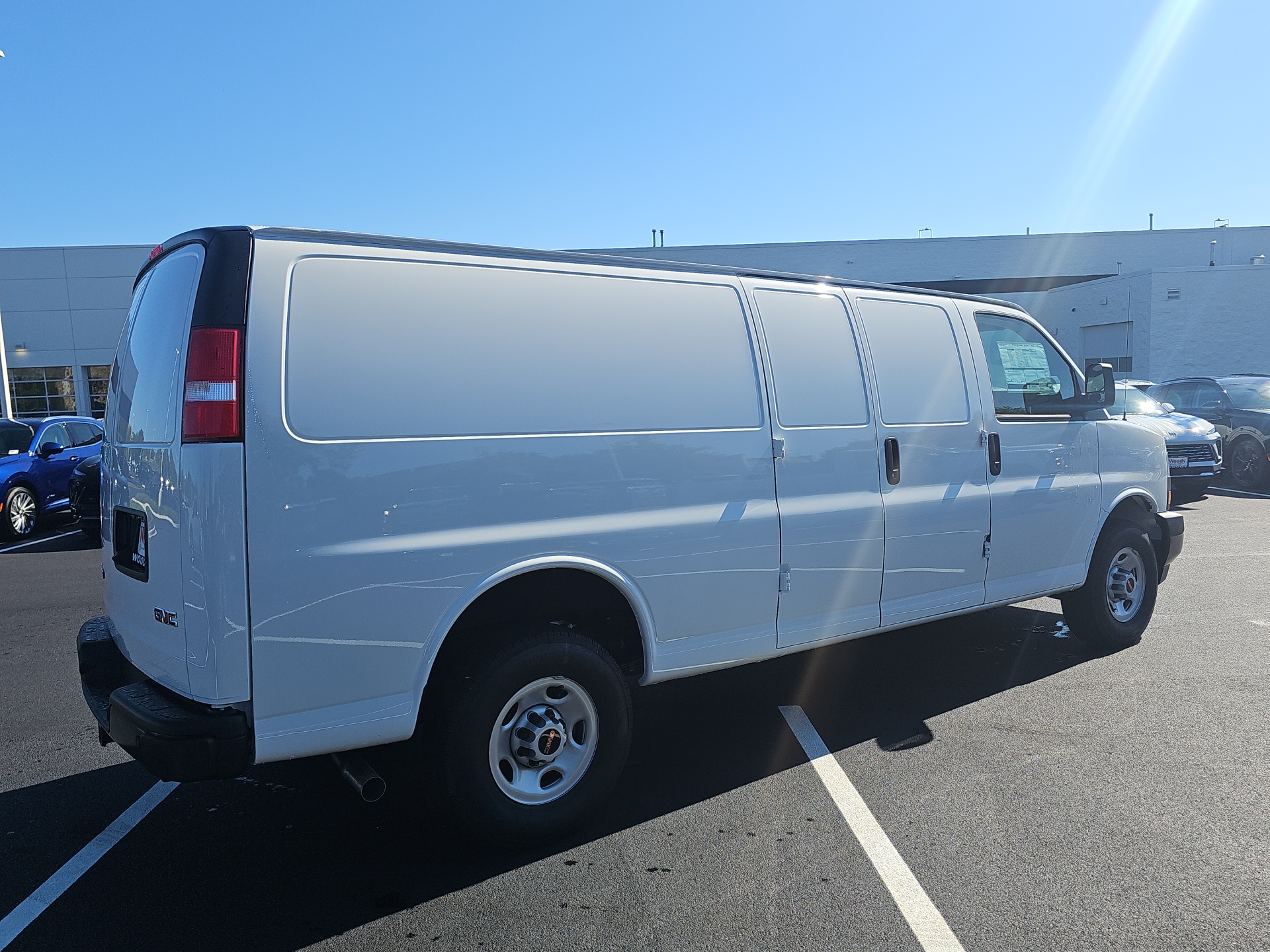 2024 GMC Savana 3500 Work Van 8