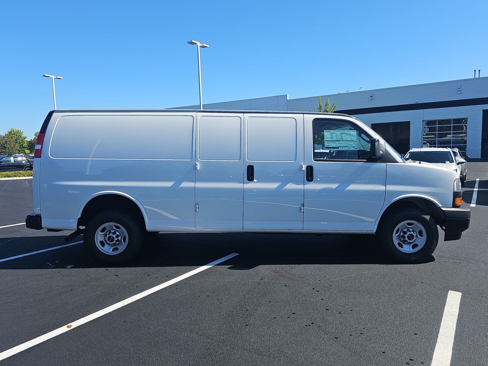 2024 GMC Savana 3500 Work Van 9