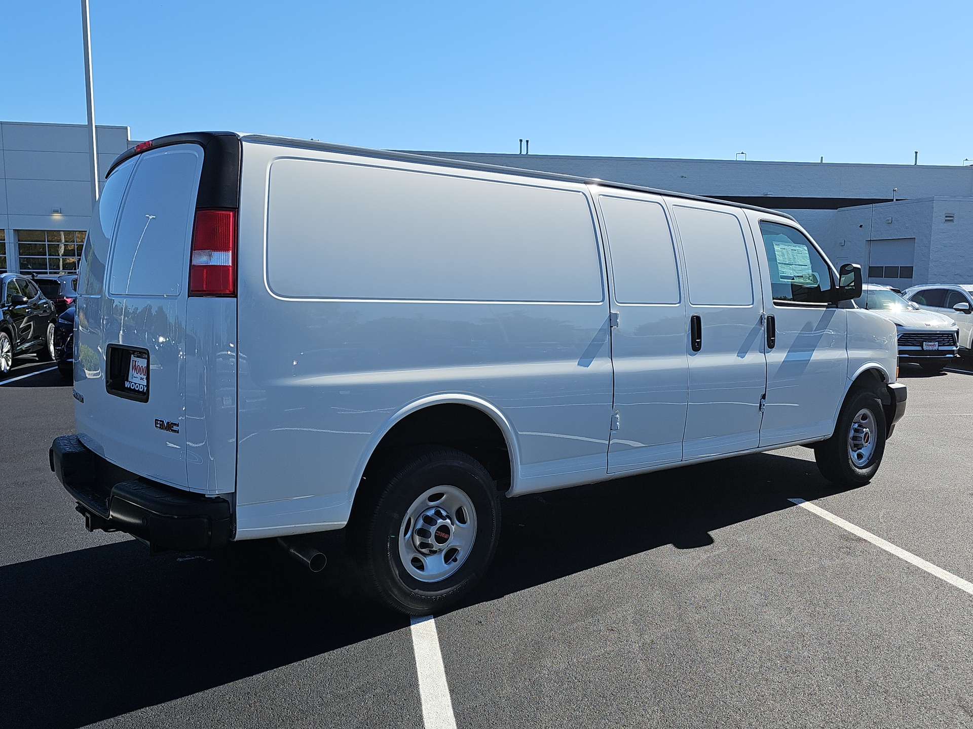 2024 GMC Savana 3500 Work Van 8