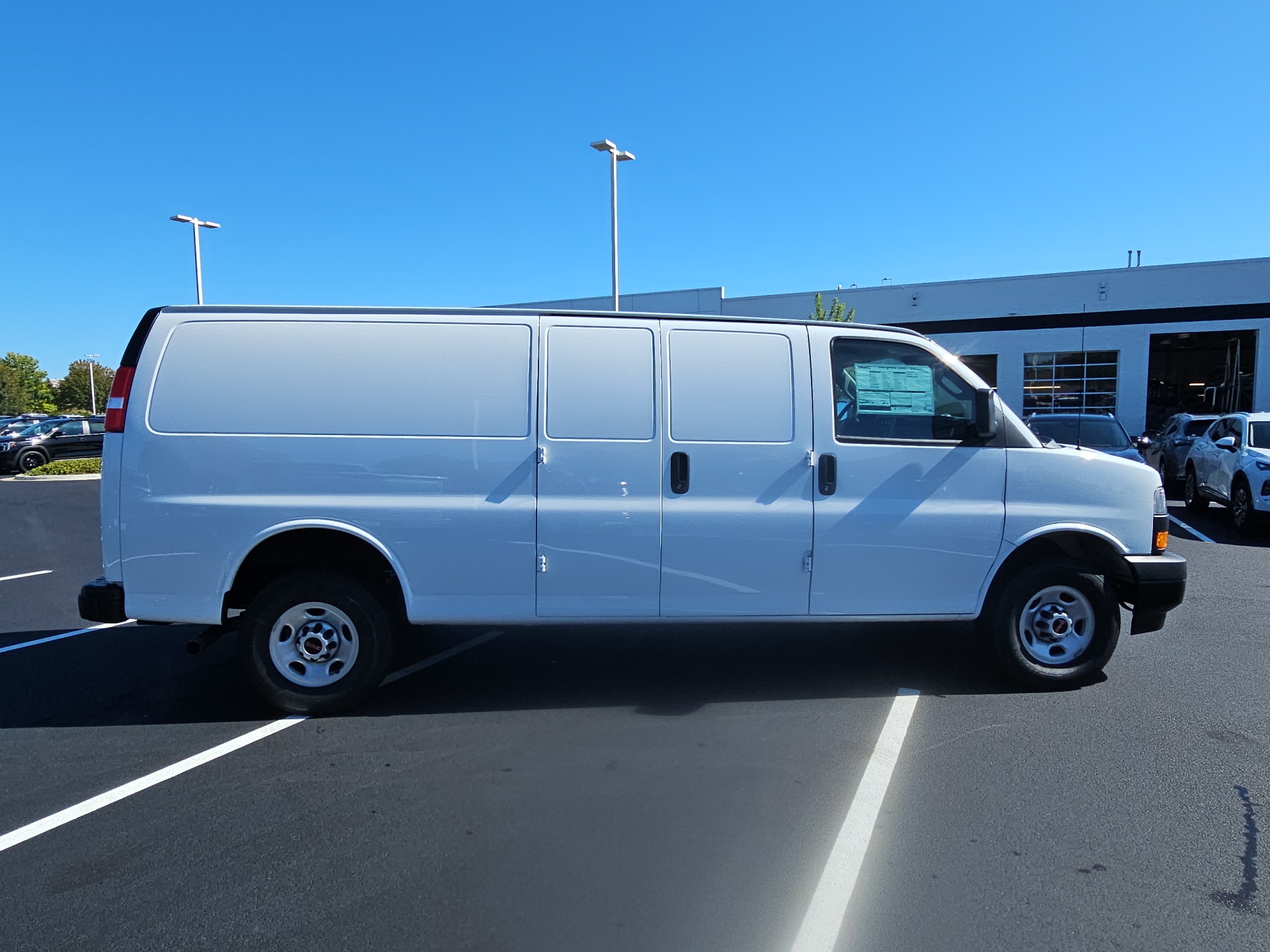 2024 GMC Savana 3500 Work Van 9