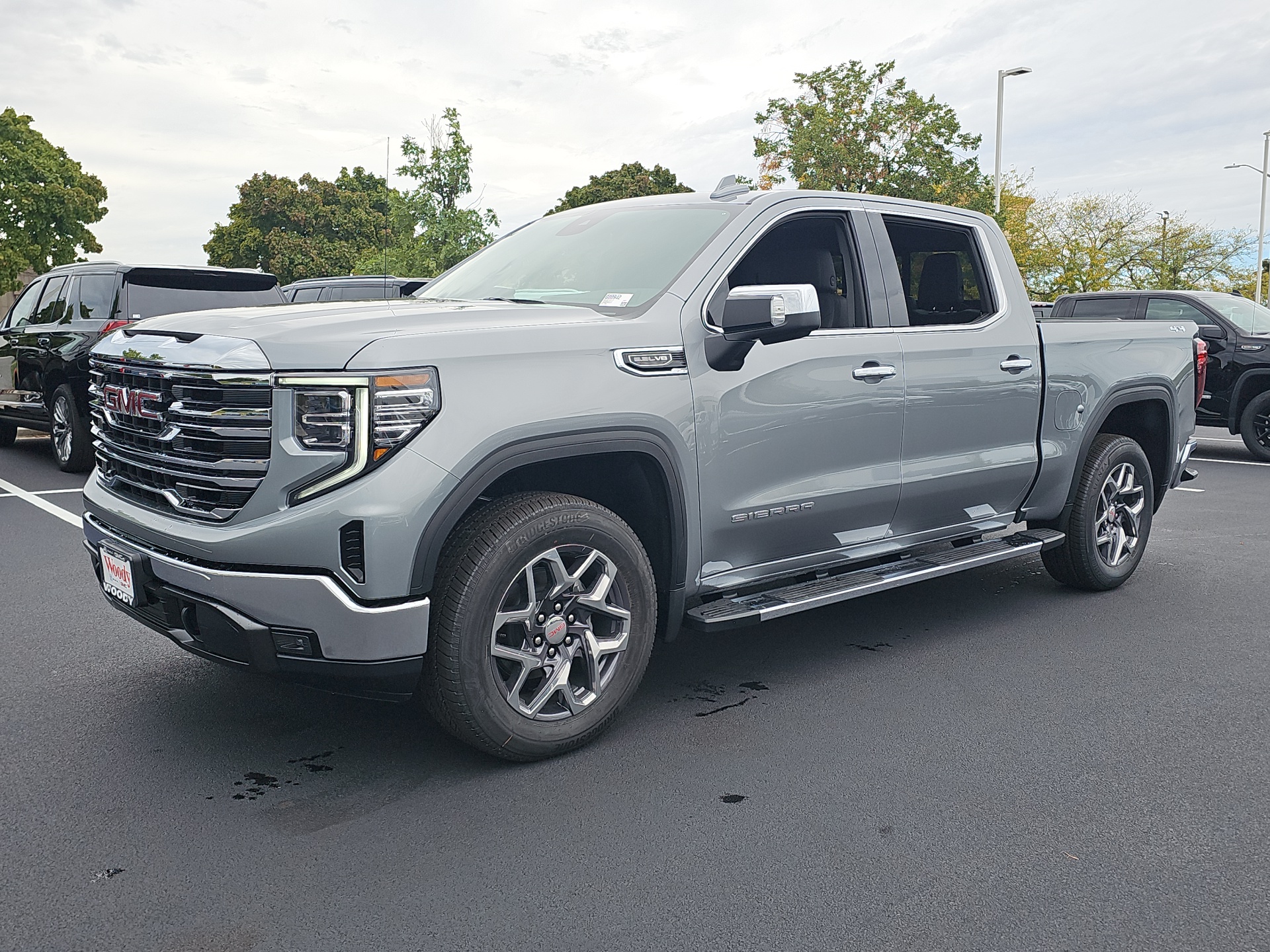 2025 GMC Sierra 1500 SLT 4