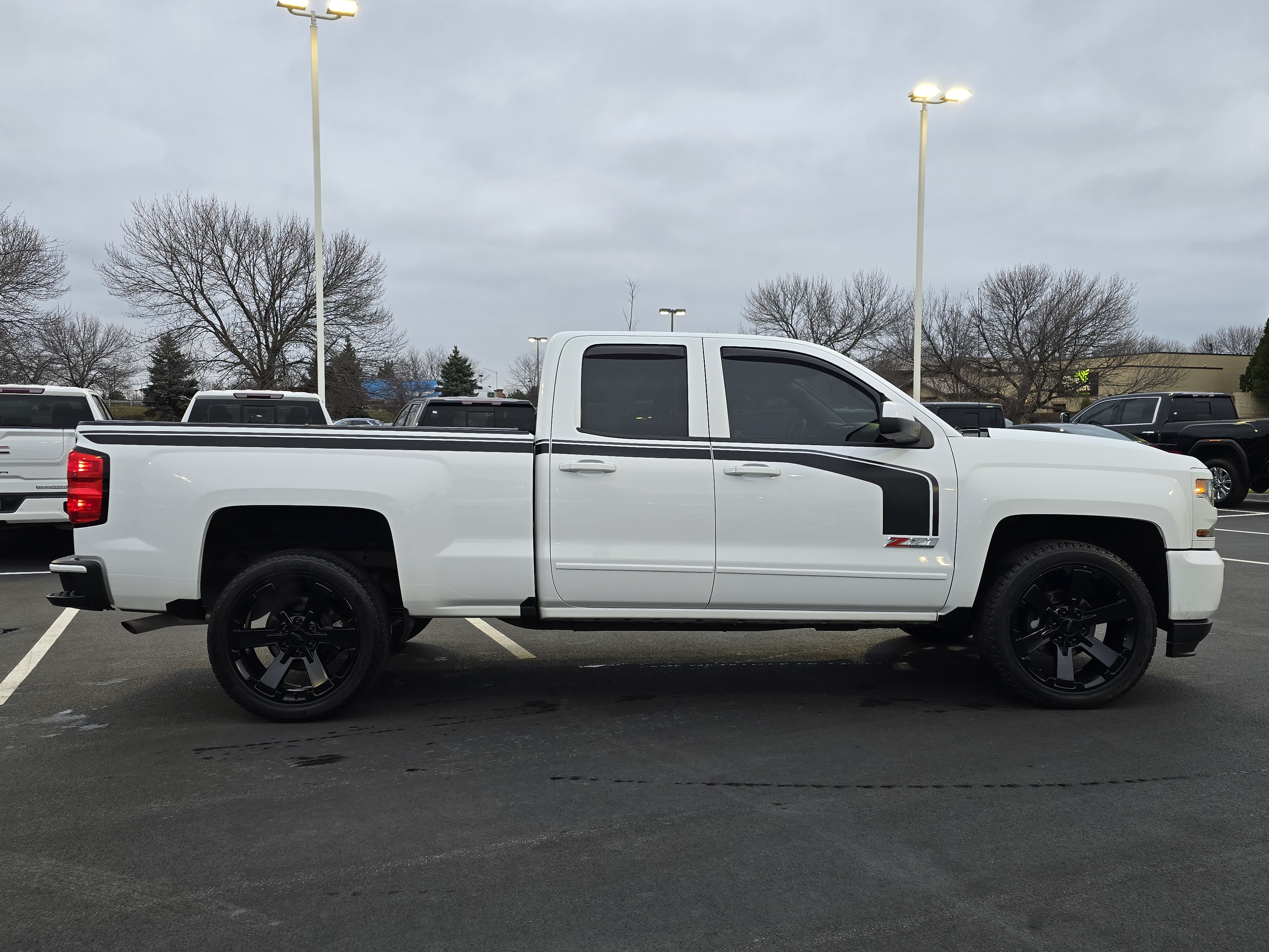 2017 Chevrolet Silverado 1500 LT 9