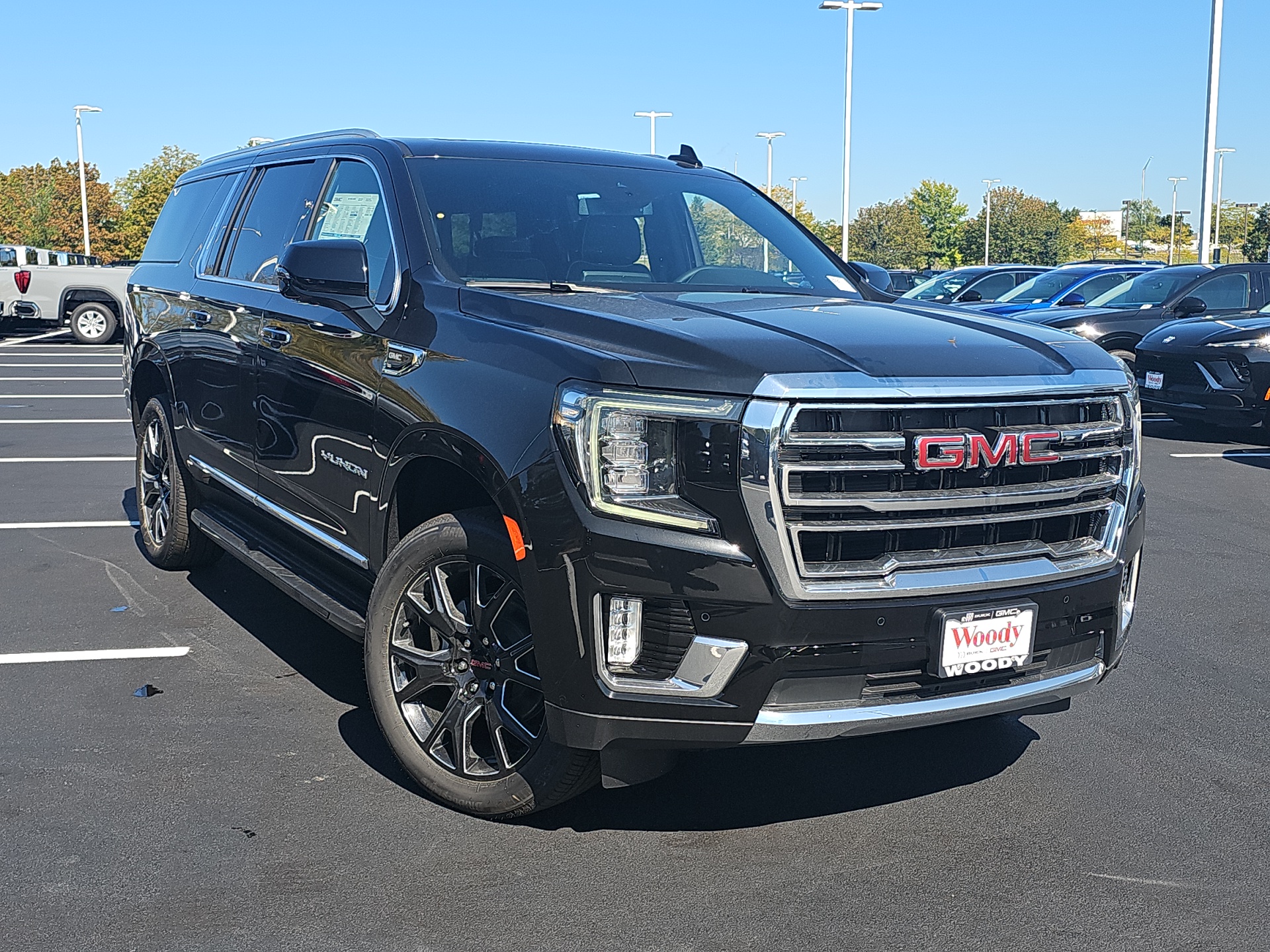 2024 GMC Yukon XL SLT 2