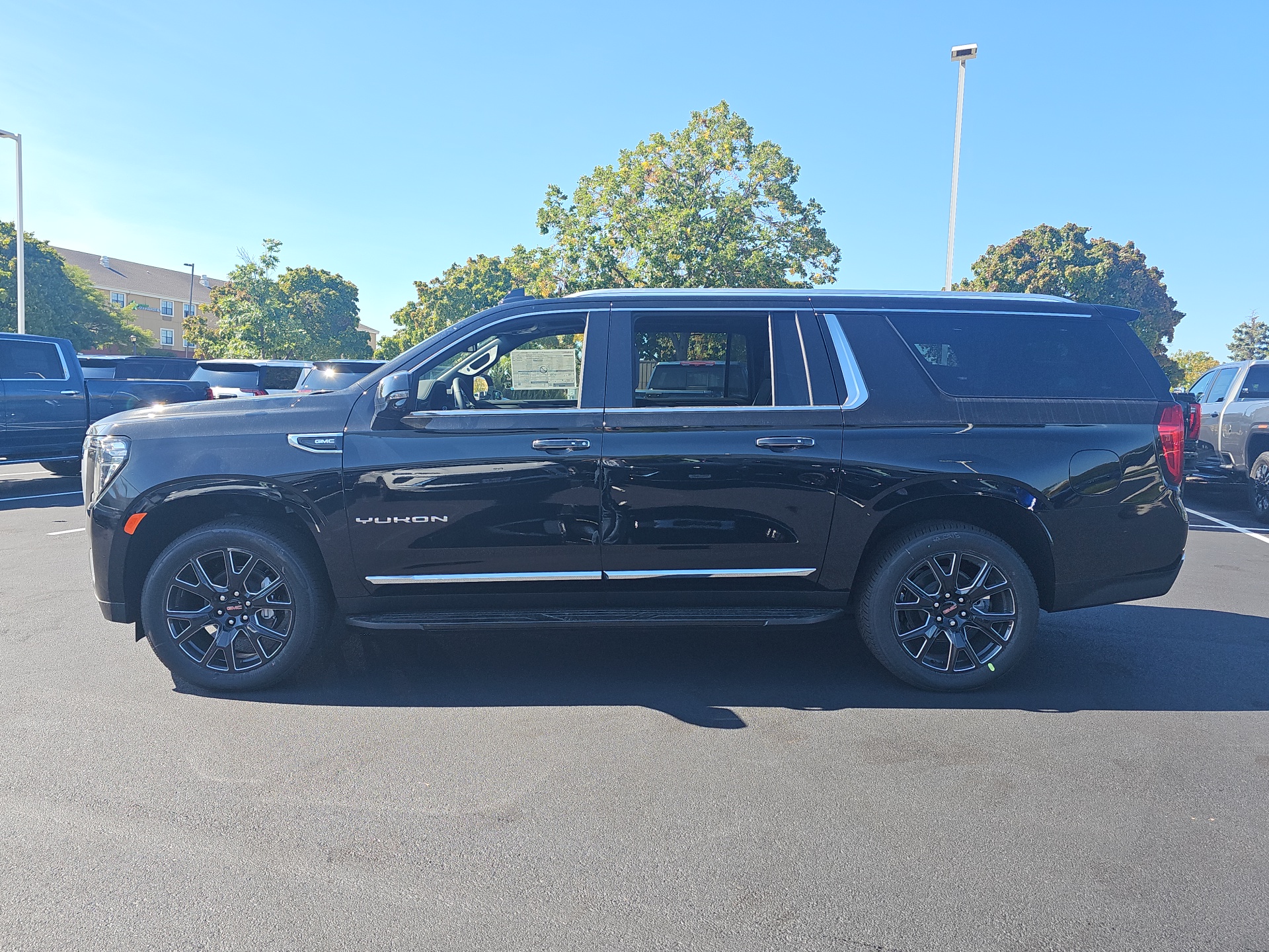 2024 GMC Yukon XL SLT 5