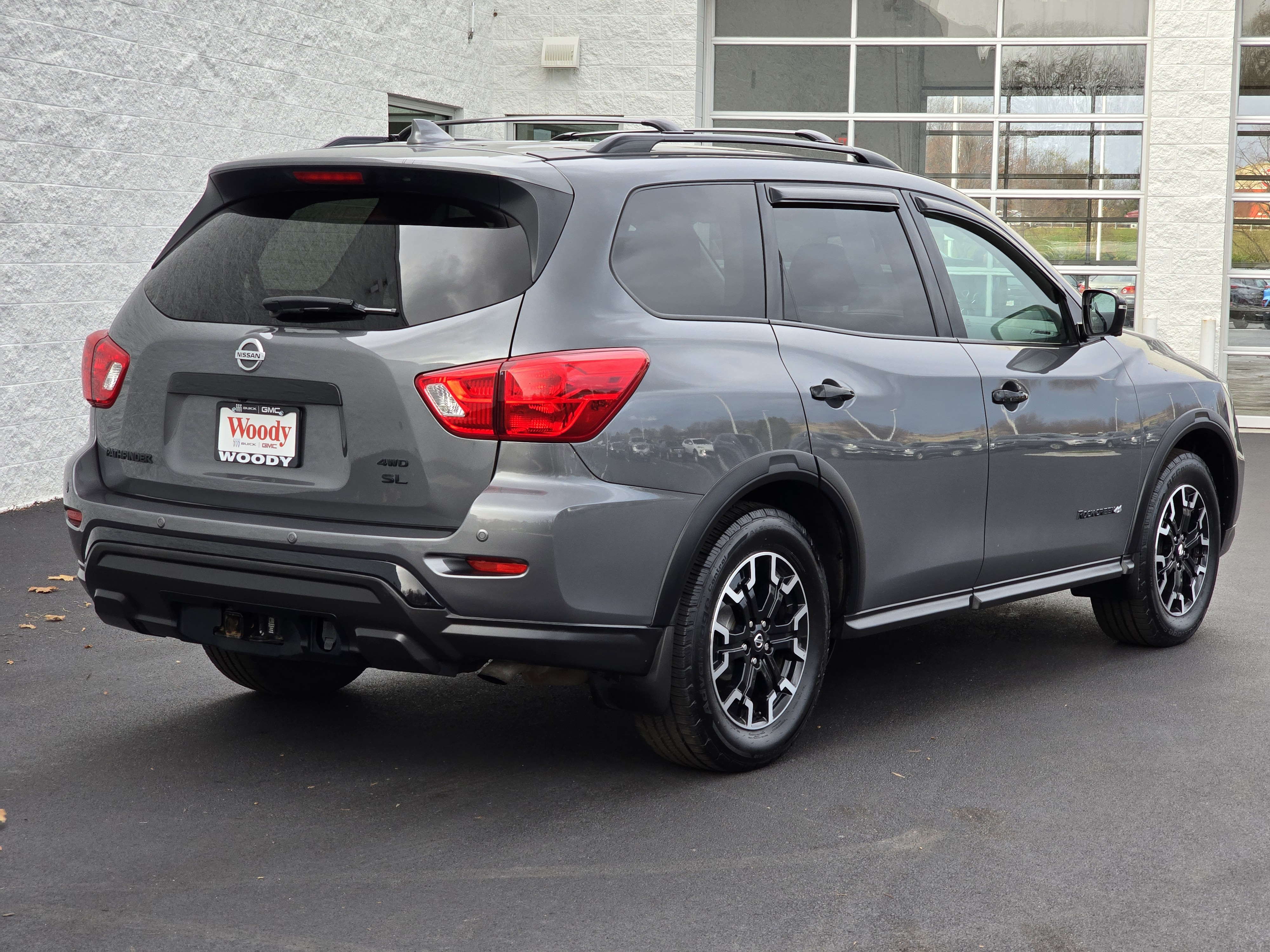 2019 Nissan Pathfinder SL 5