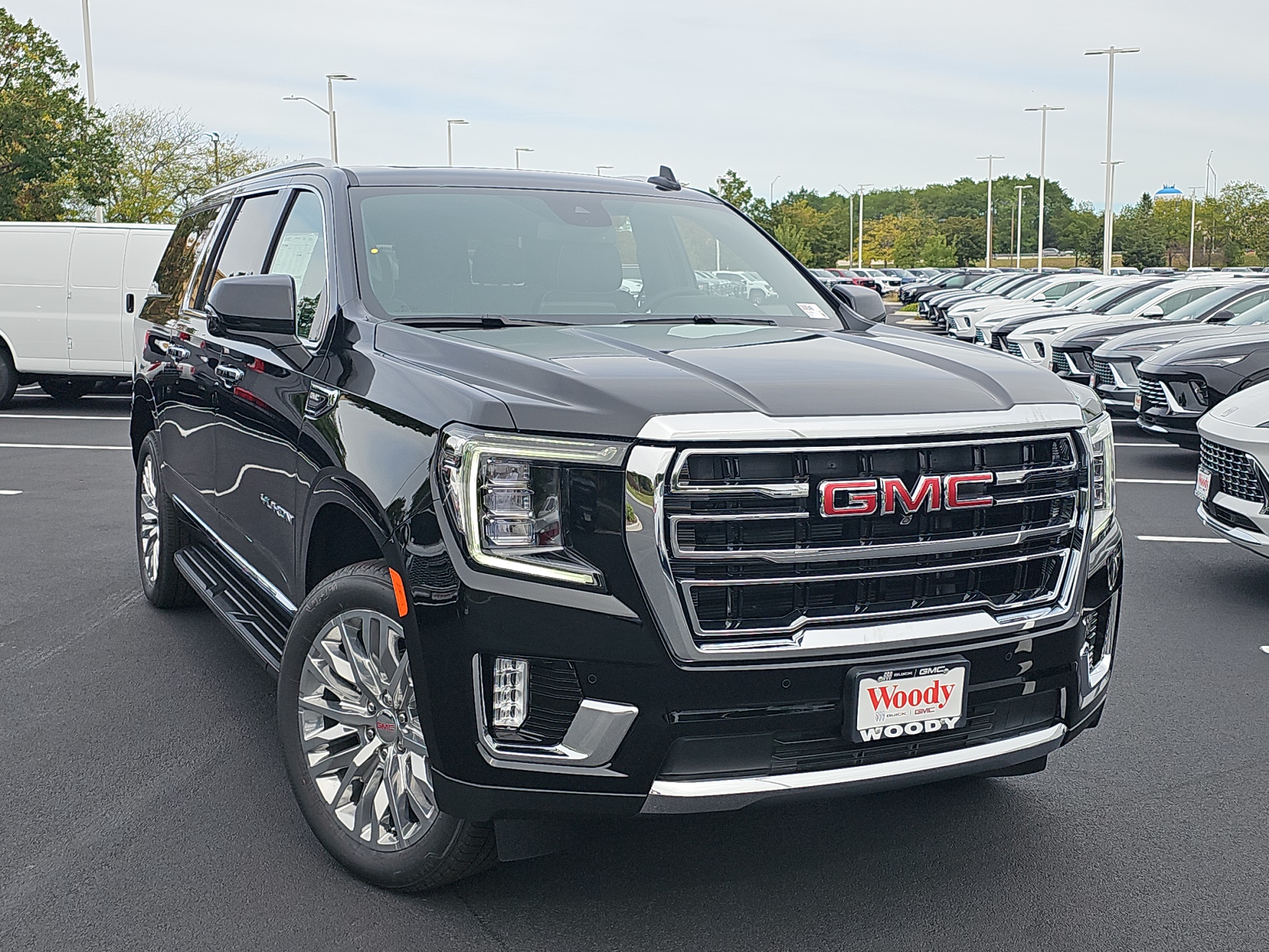 2024 GMC Yukon XL SLT 2