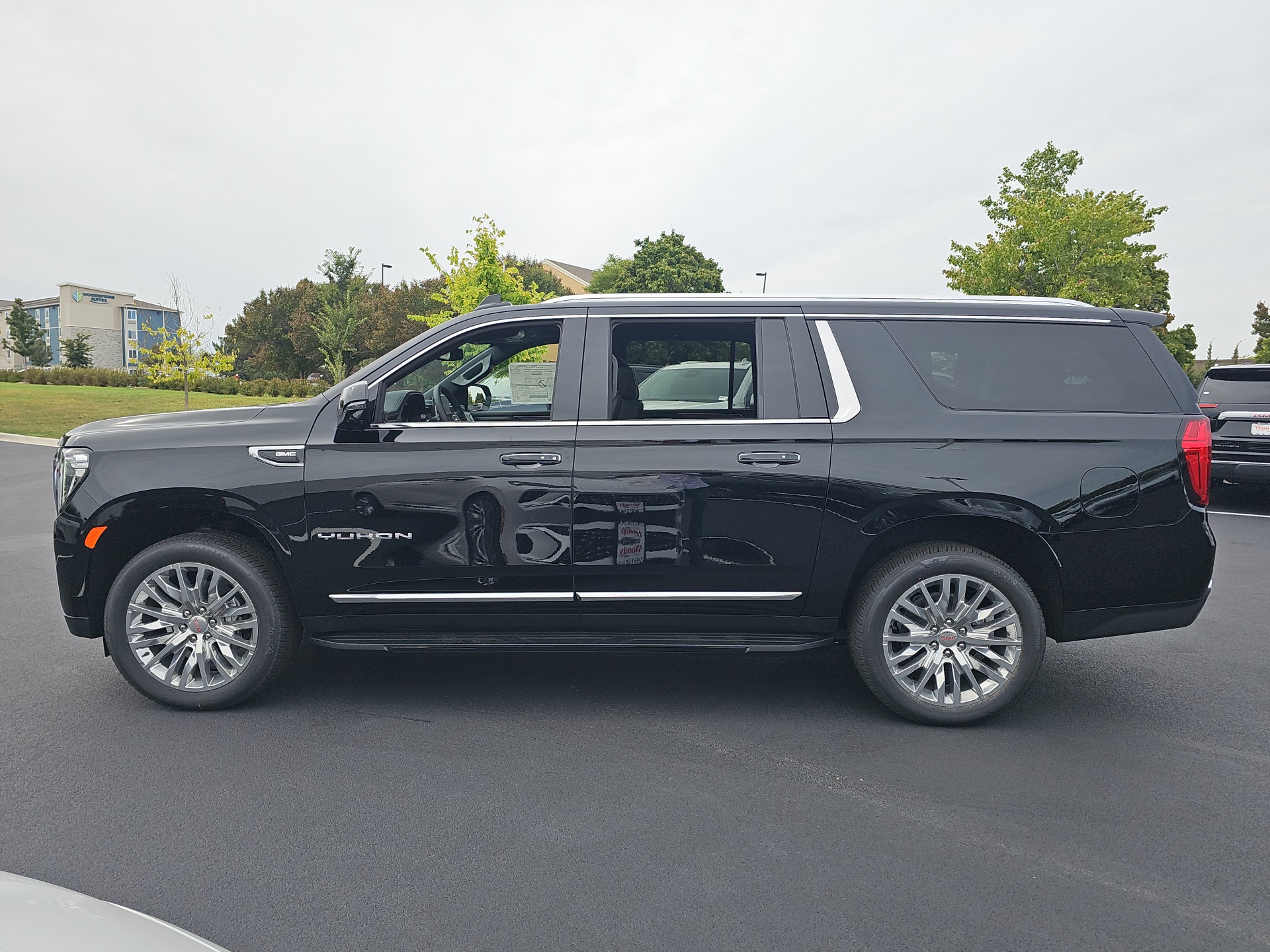 2024 GMC Yukon XL SLT 5