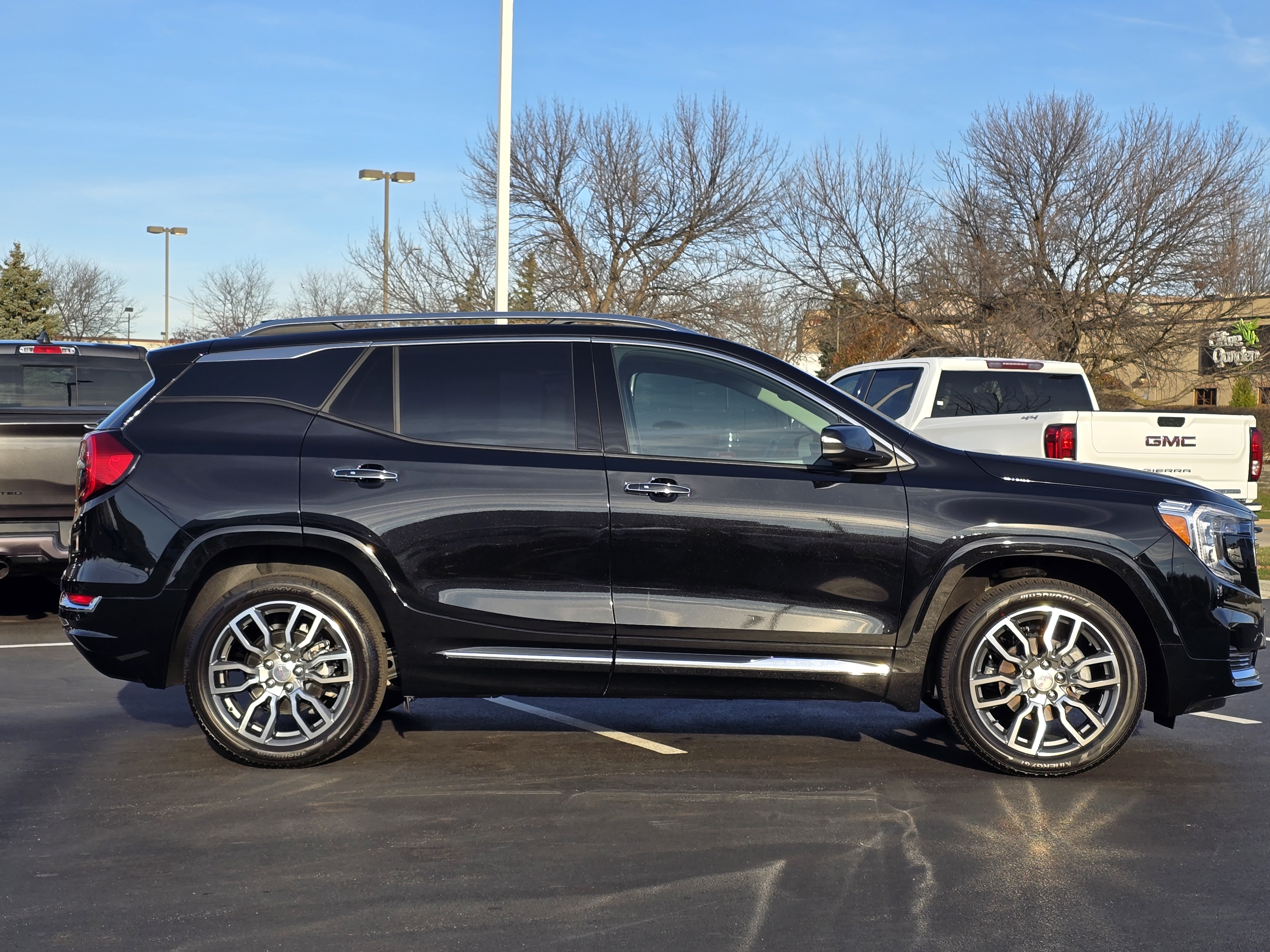 2024 GMC Terrain Denali 9