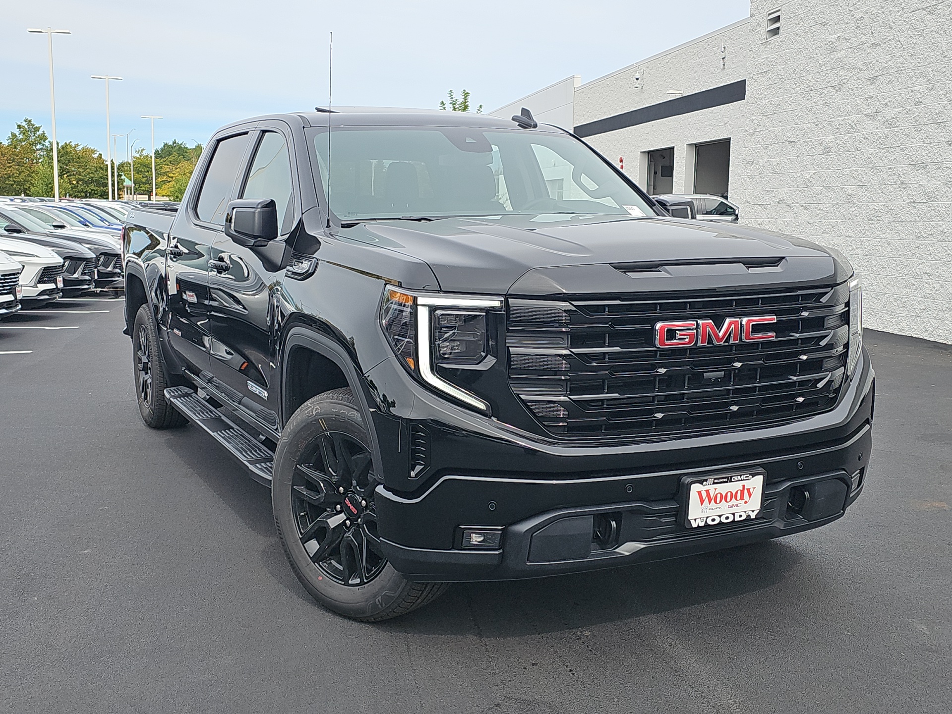 2025 GMC Sierra 1500 Elevation 2