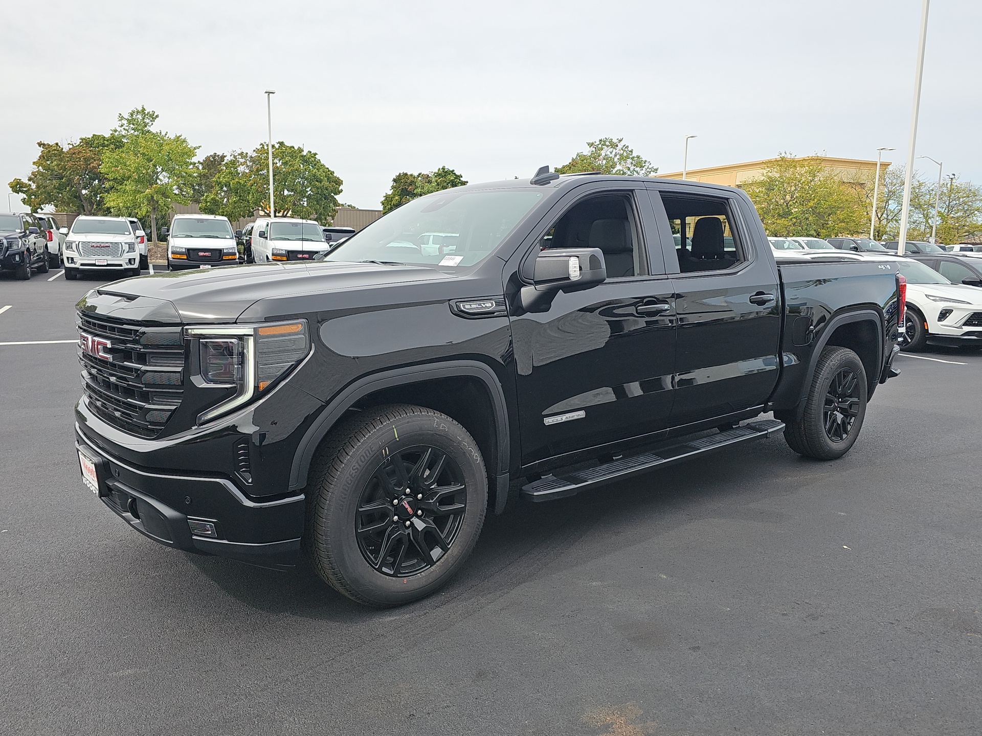 2025 GMC Sierra 1500 Elevation 4