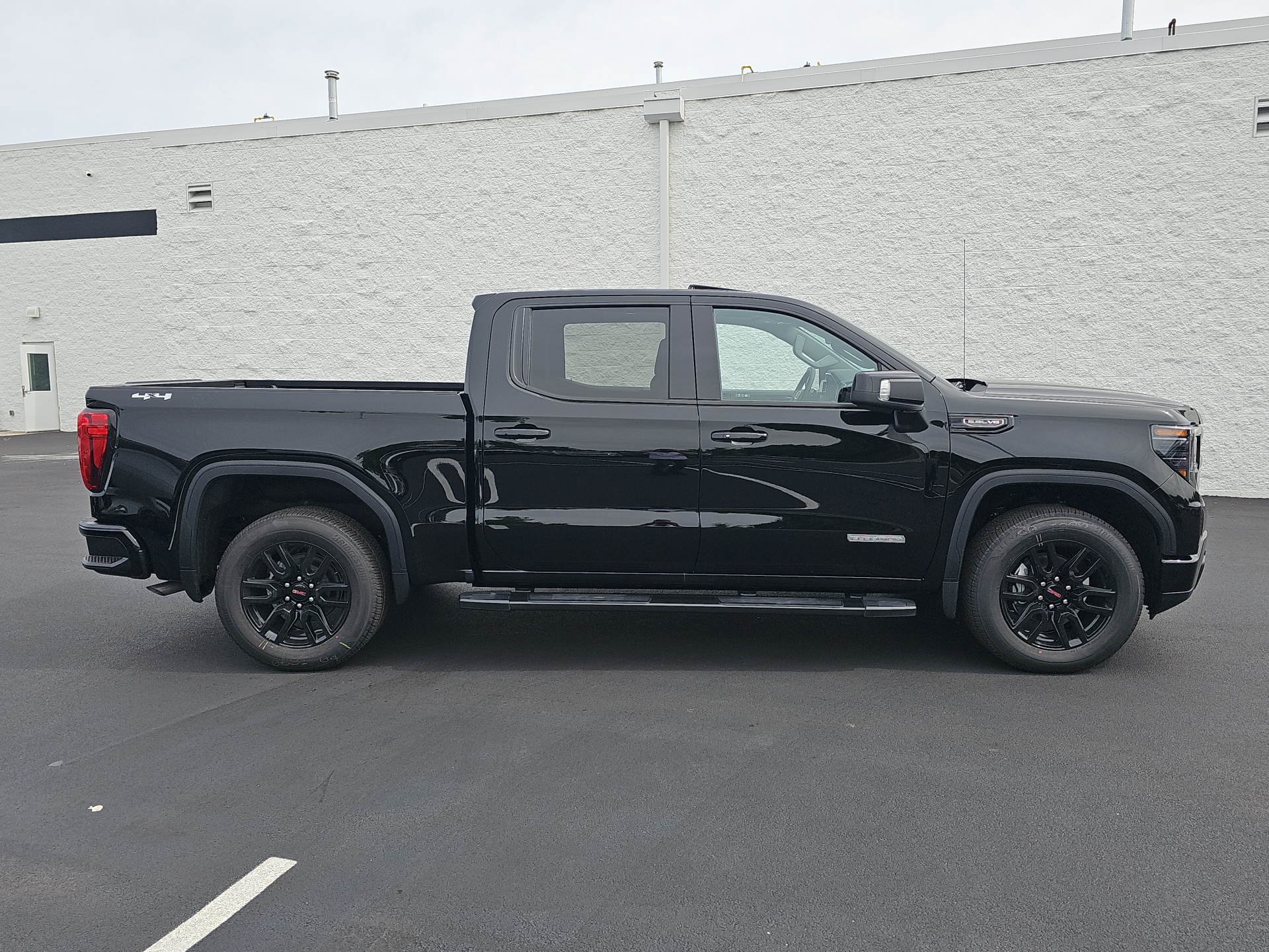 2025 GMC Sierra 1500 Elevation 9