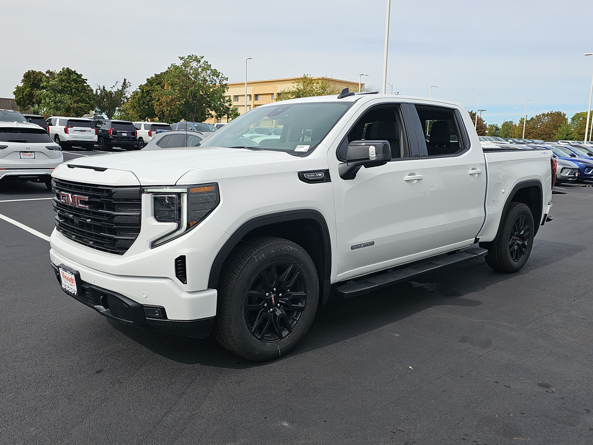 2025 GMC Sierra 1500 Elevation 4