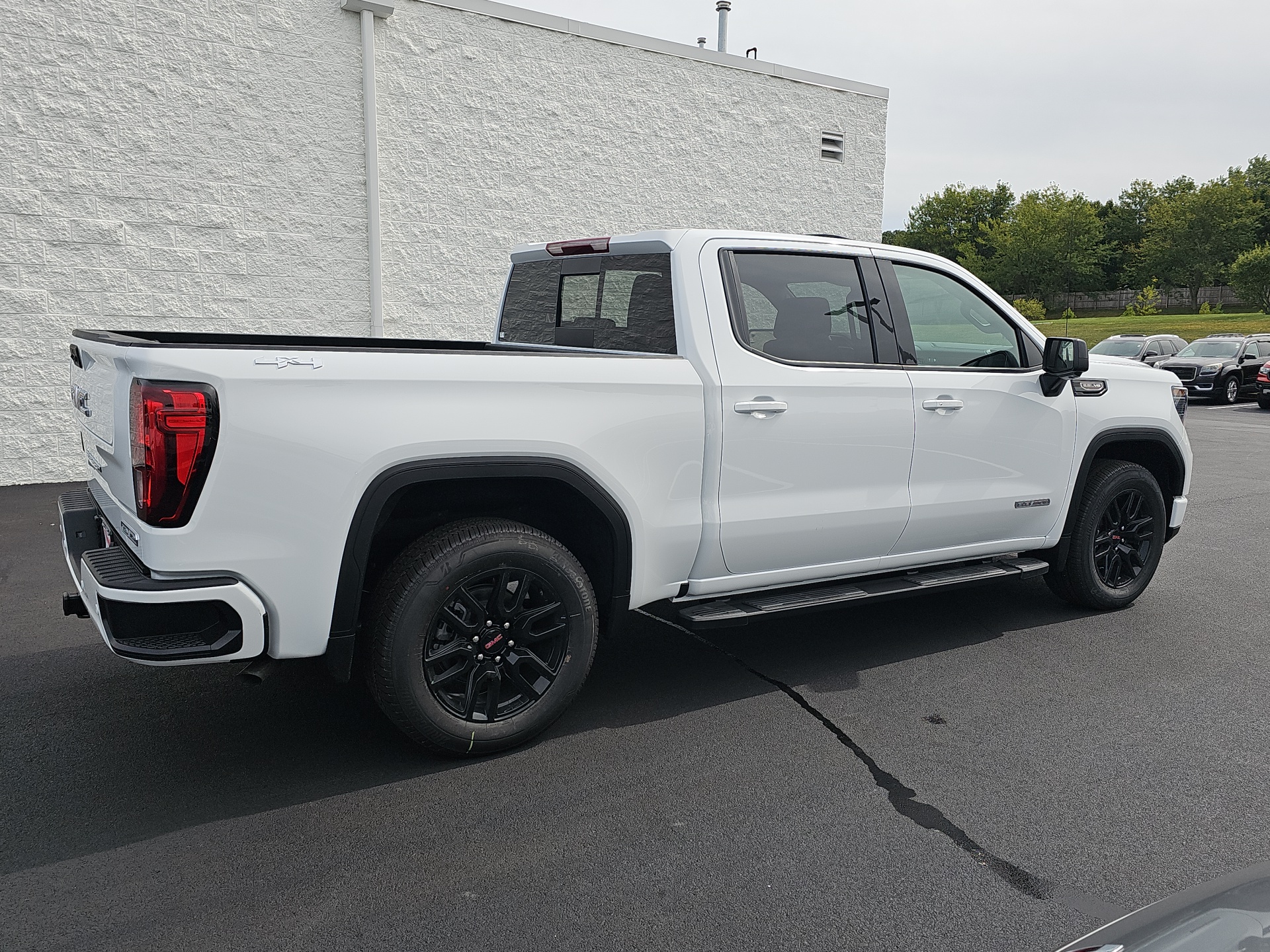 2025 GMC Sierra 1500 Elevation 8