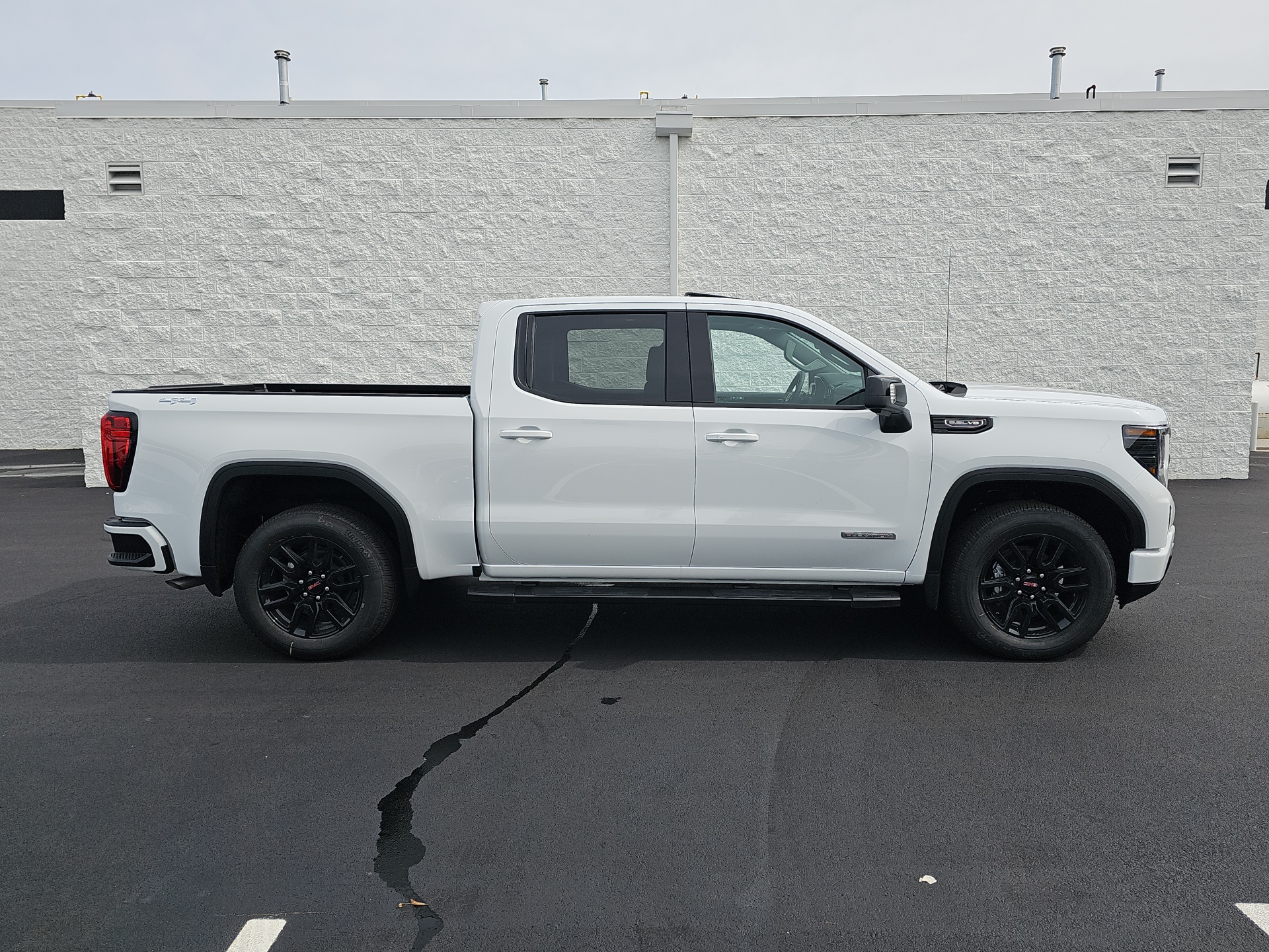 2025 GMC Sierra 1500 Elevation 9