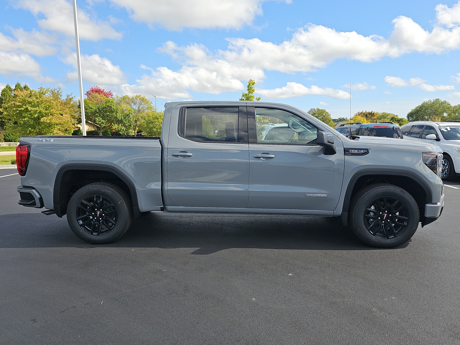 2024 GMC Sierra 1500 Elevation 9