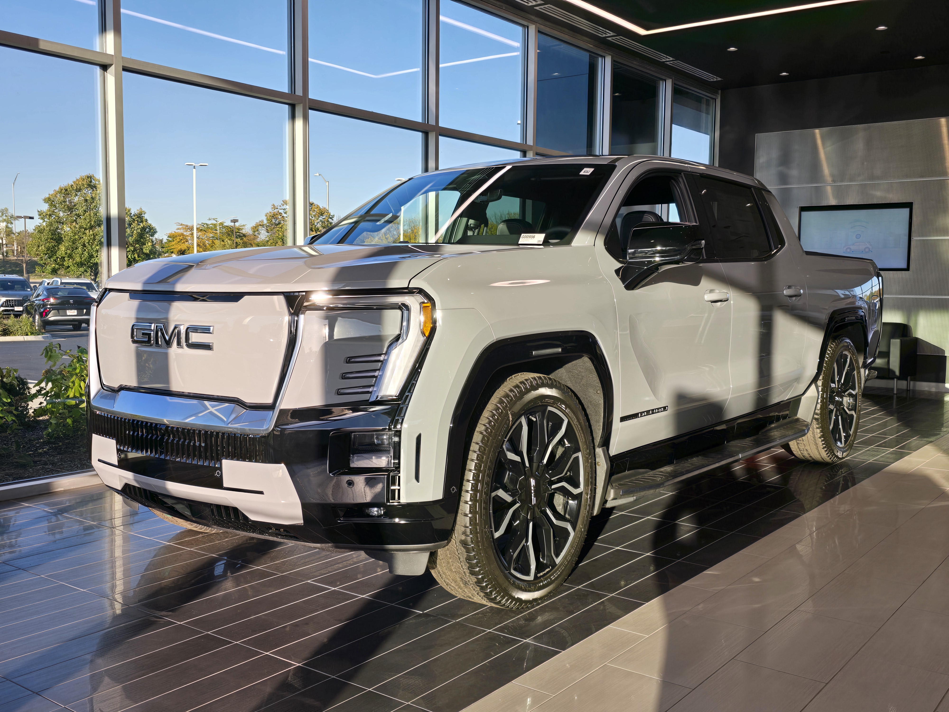 2024 GMC Sierra EV Denali Edition 1 2