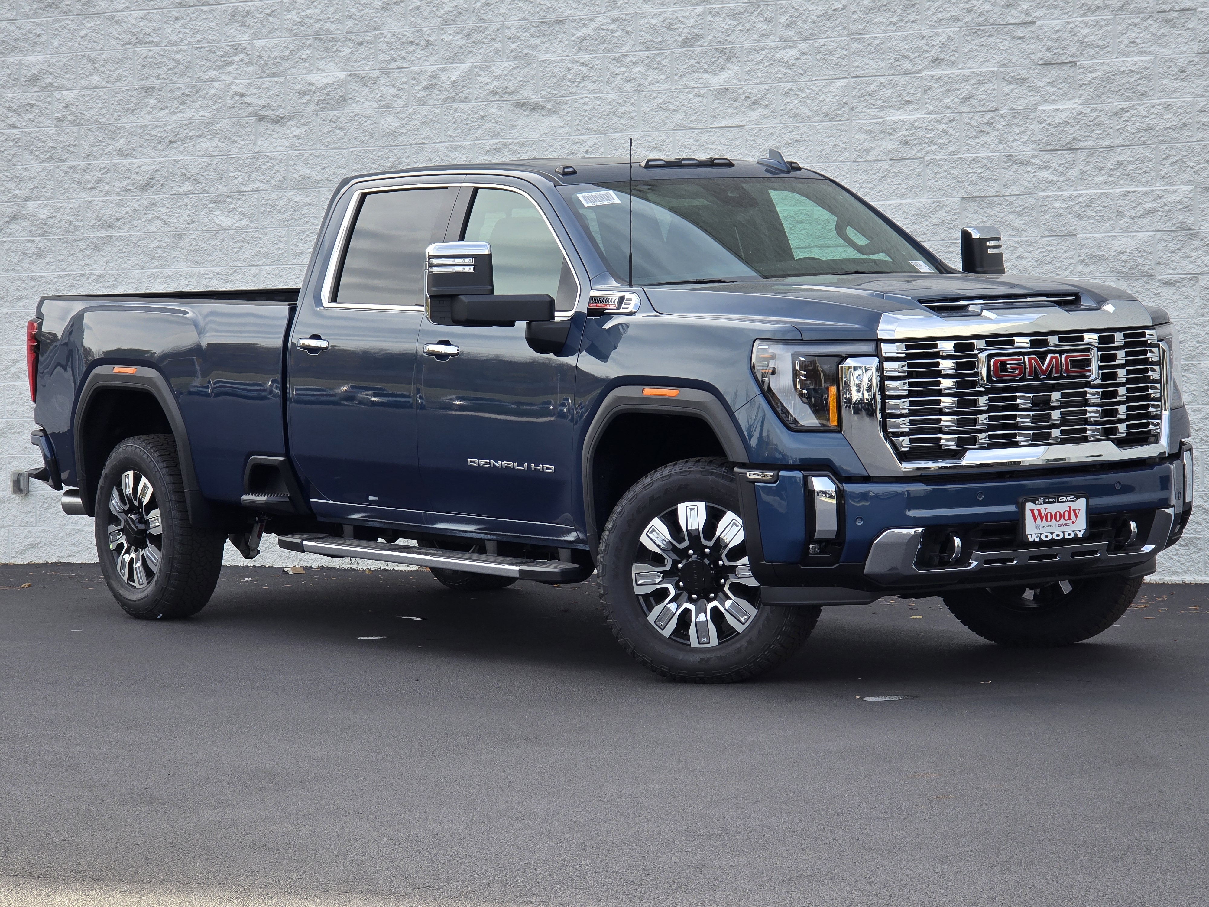 2025 GMC Sierra 2500HD Denali 2