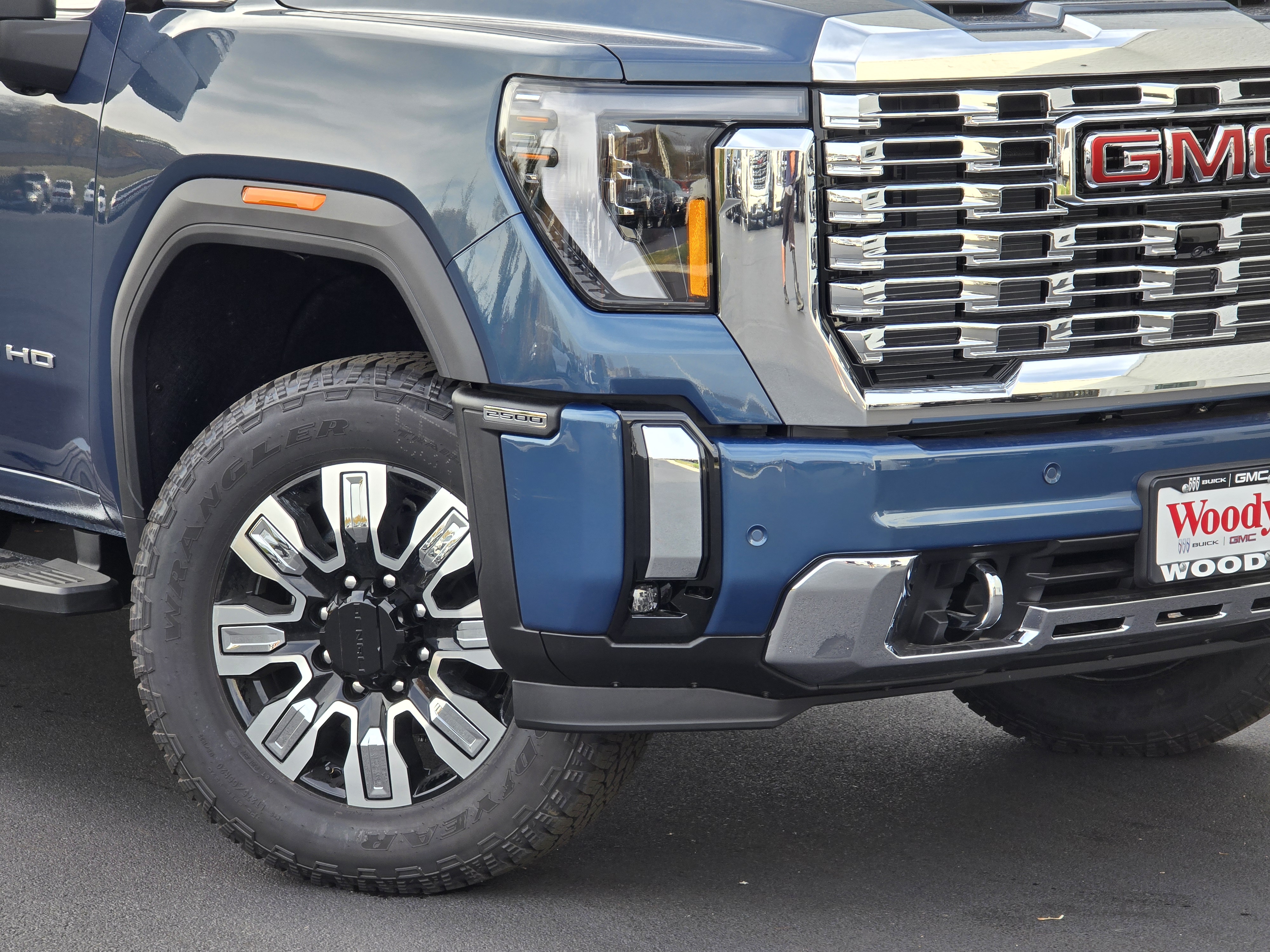 2025 GMC Sierra 2500HD Denali 3