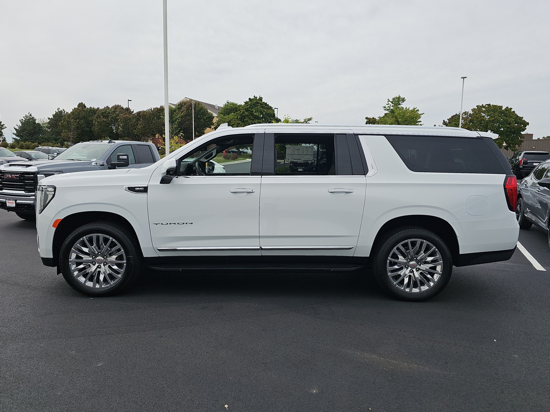 2024 GMC Yukon XL SLT 5