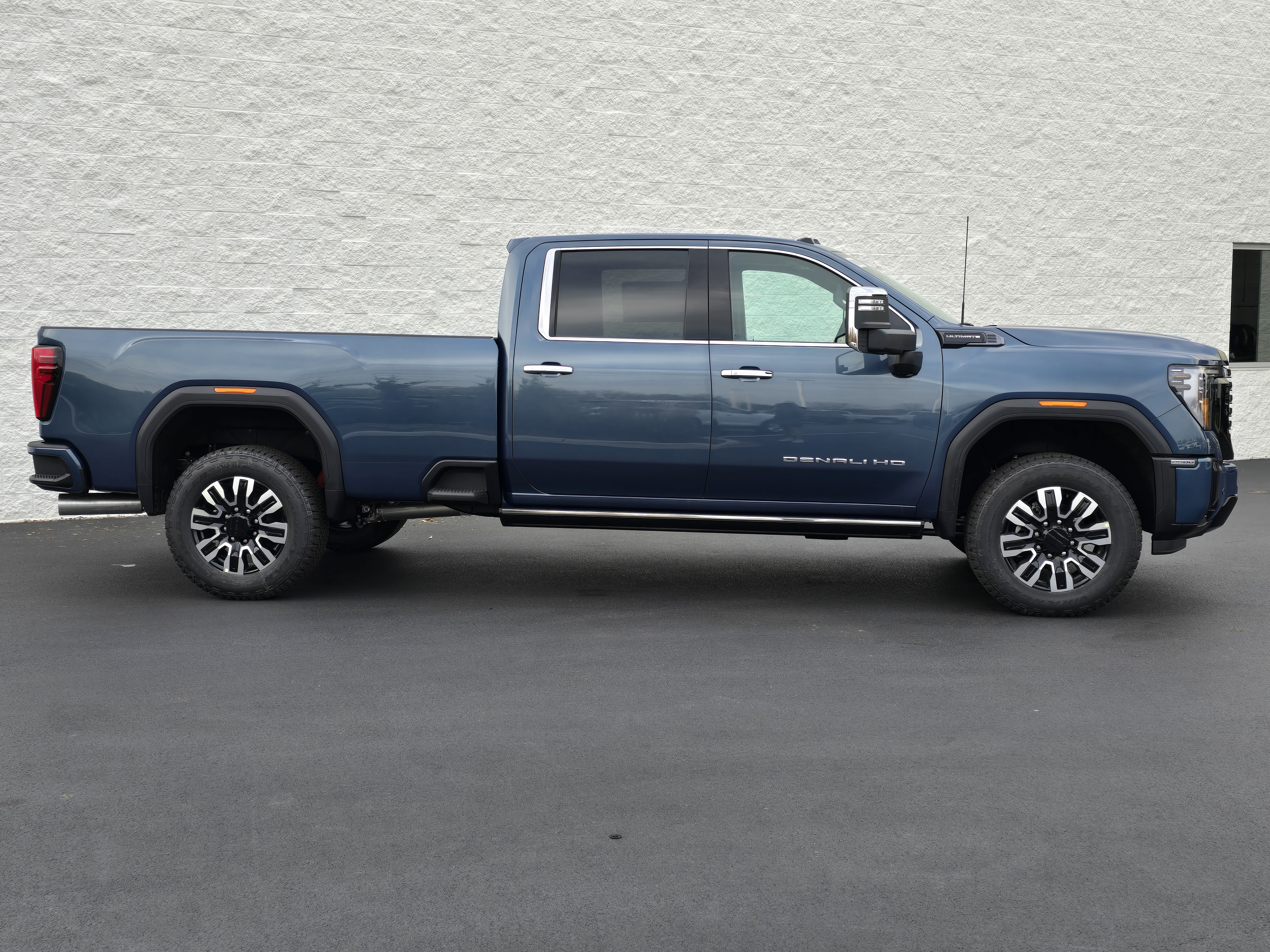 2025 GMC Sierra 2500HD Denali Ultimate 4