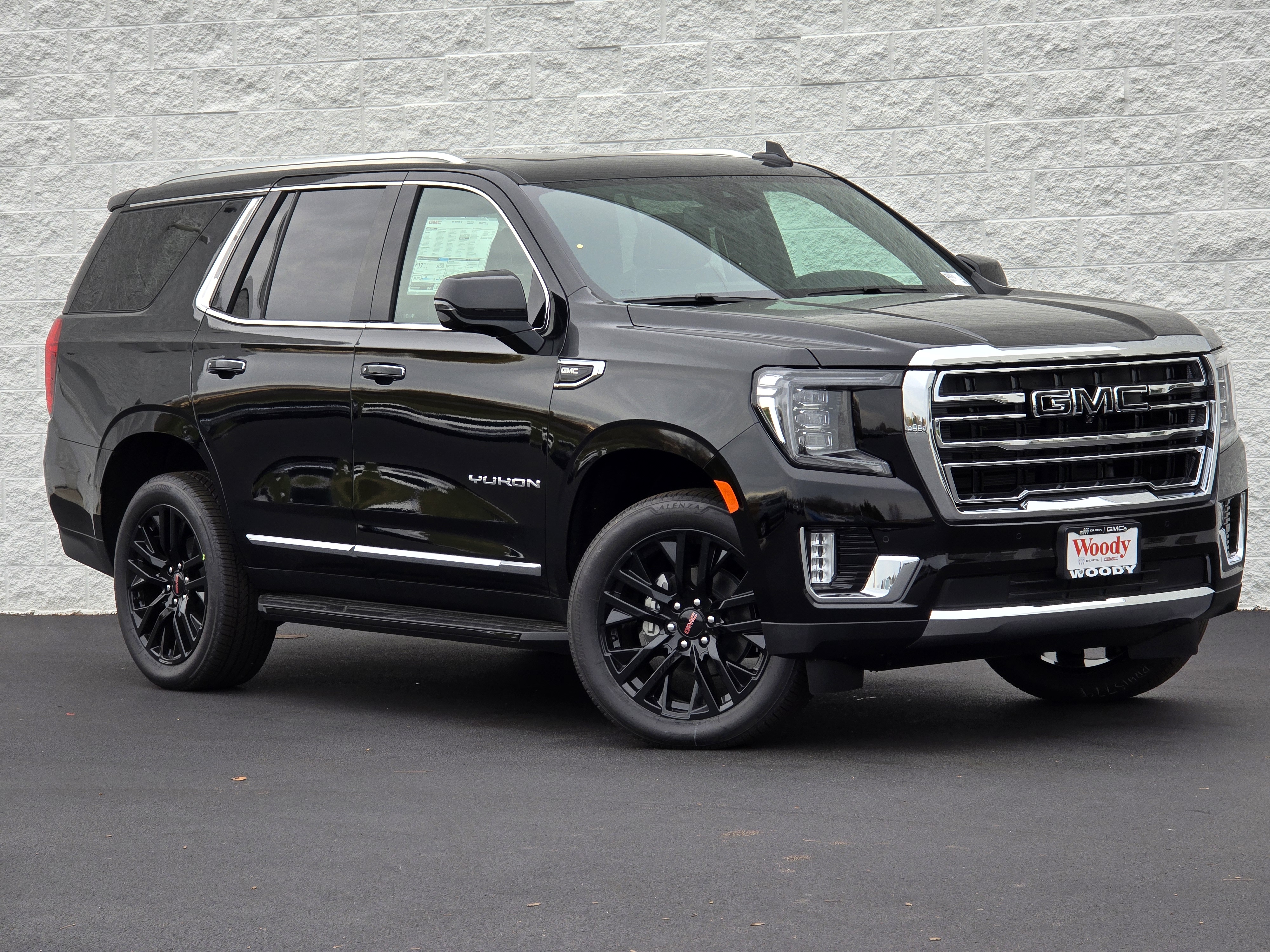 2024 GMC Yukon SLT 2