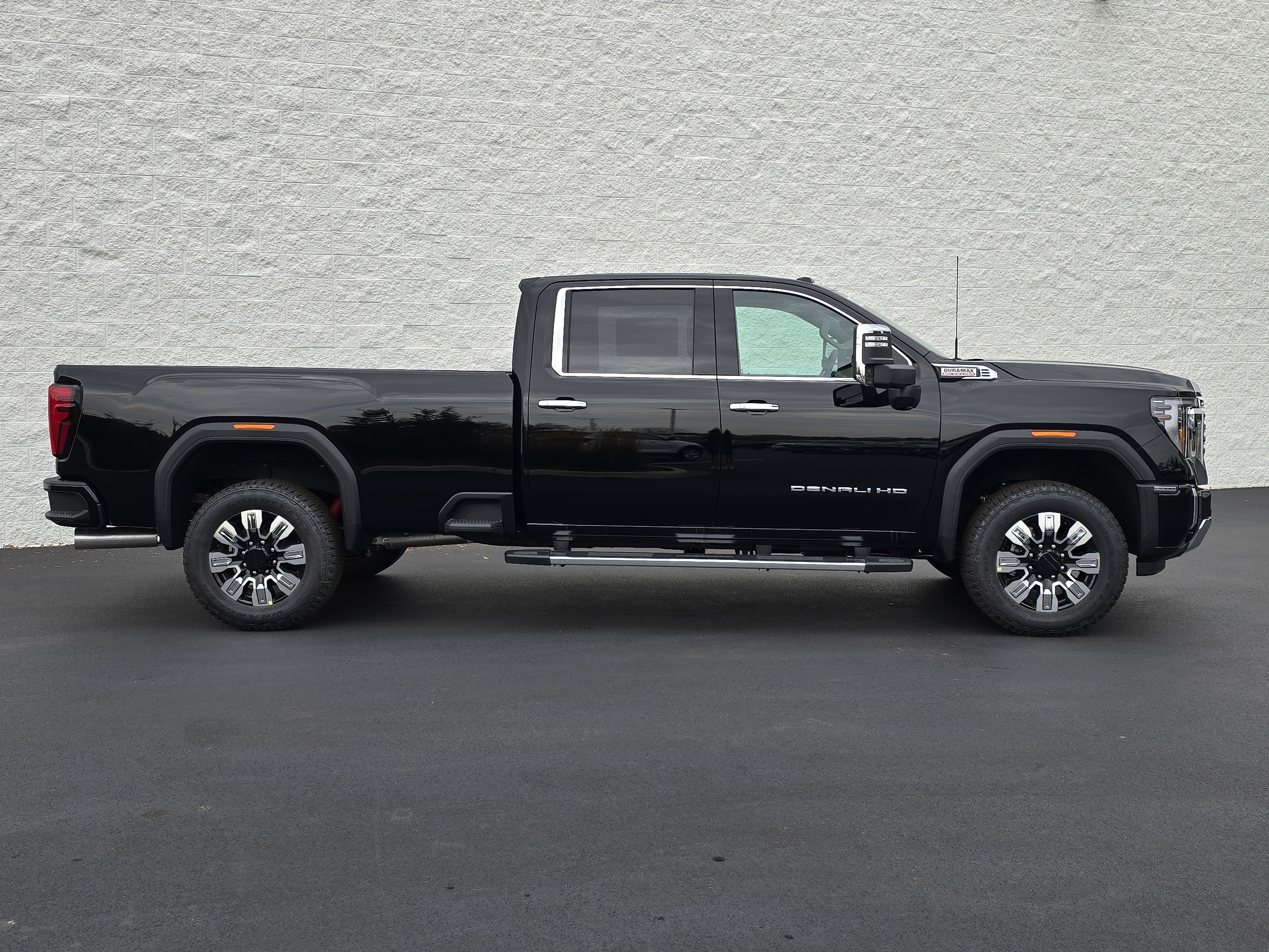 2025 GMC Sierra 2500HD Denali 3