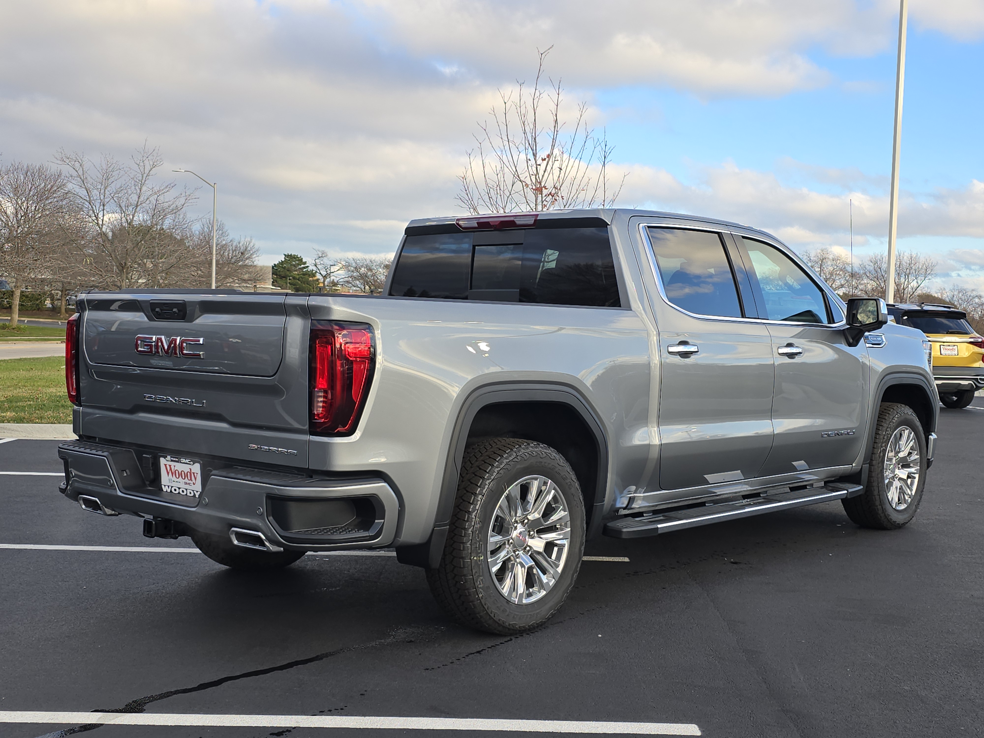 2025 GMC Sierra 1500 Denali 8