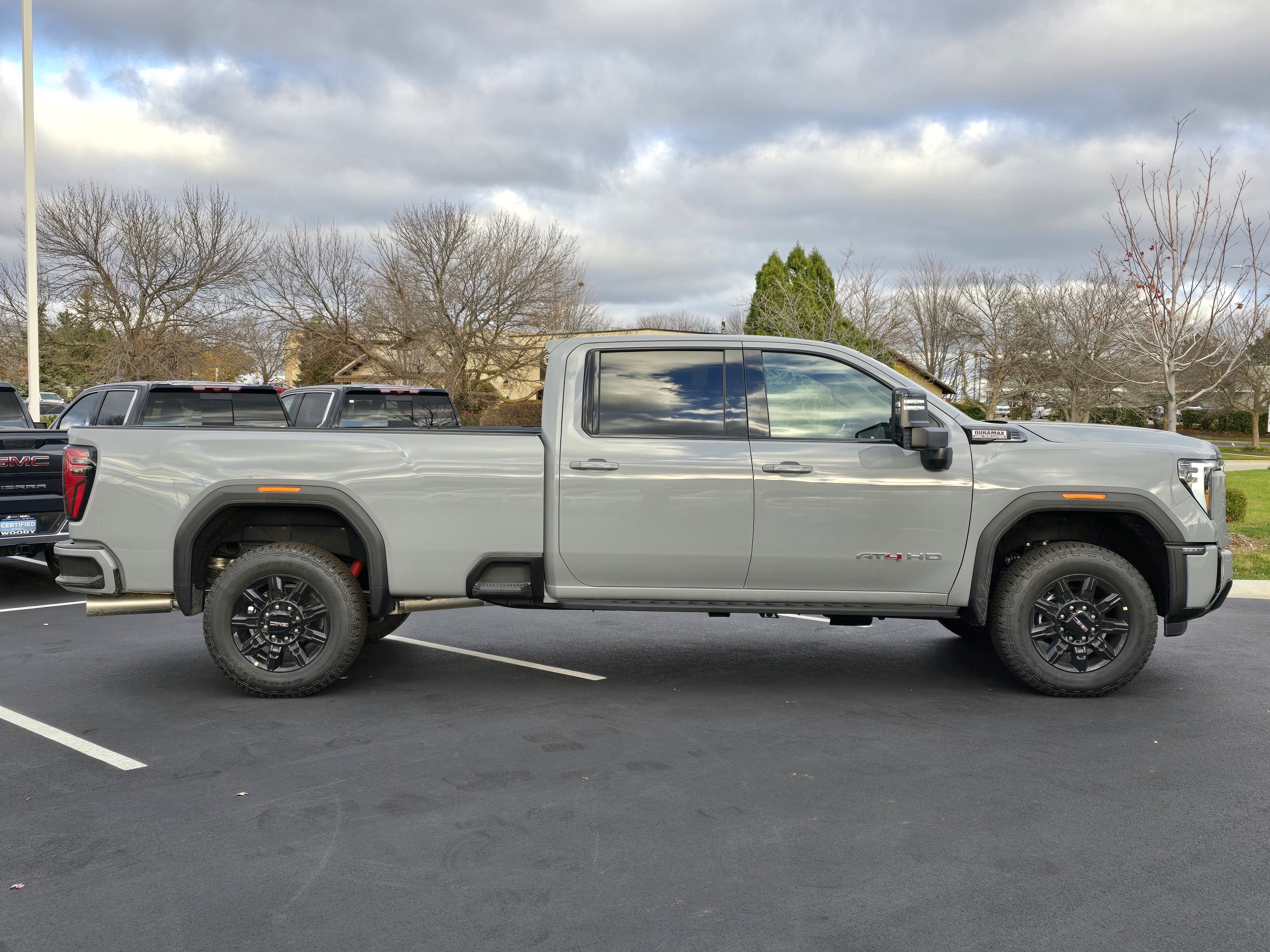 2025 GMC Sierra 2500HD AT4 9