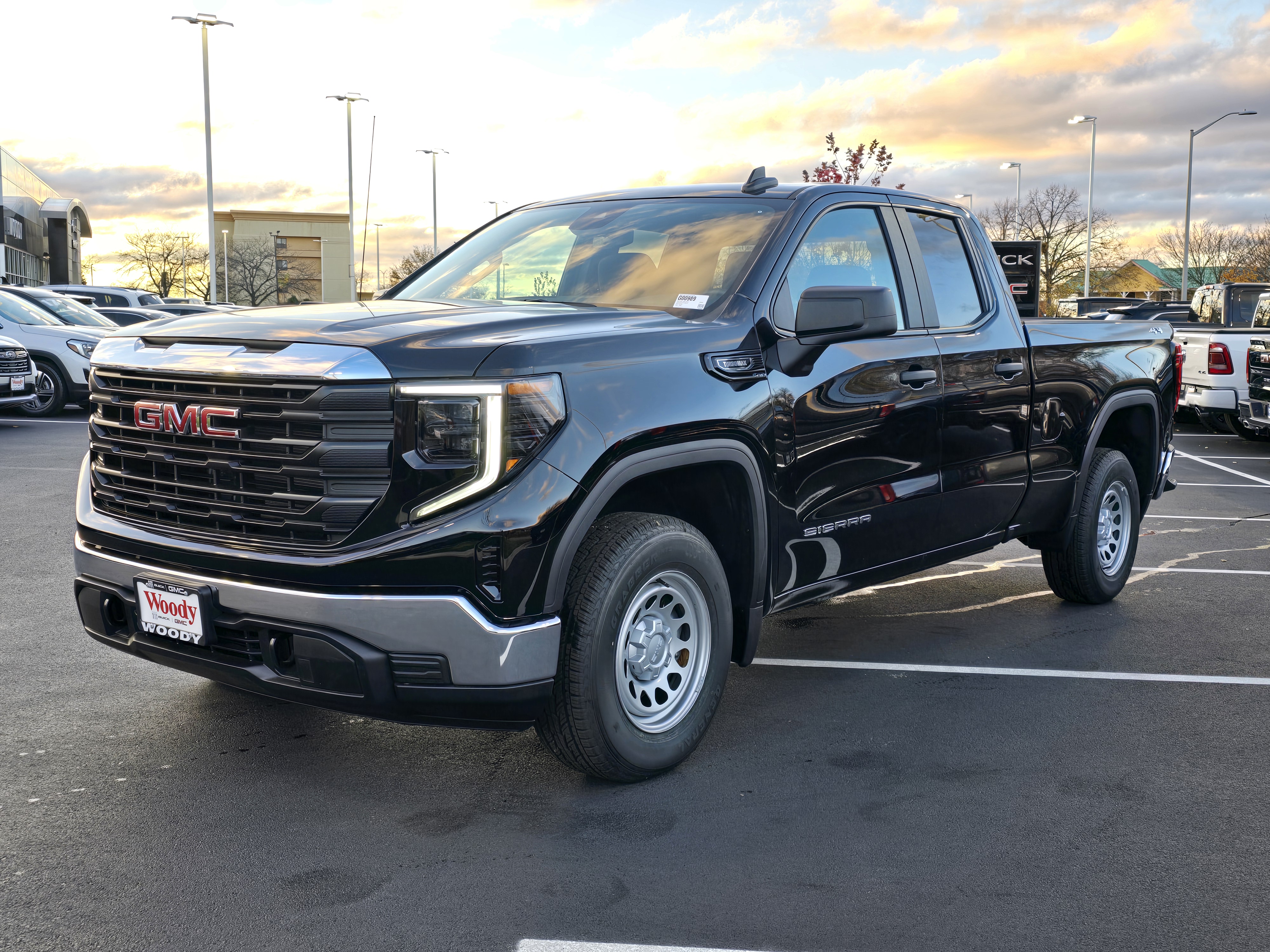 2025 GMC Sierra 1500 Pro 4