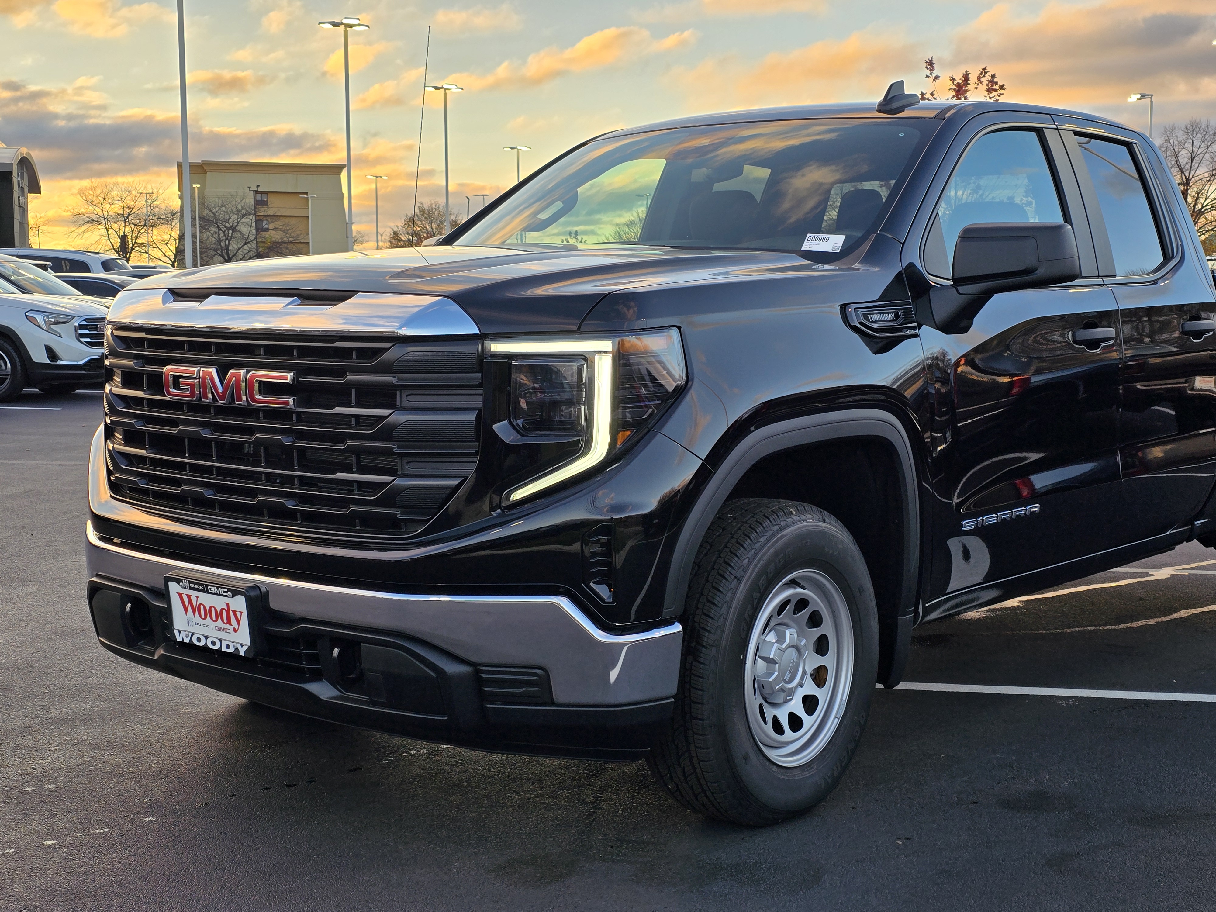 2025 GMC Sierra 1500 Pro 10