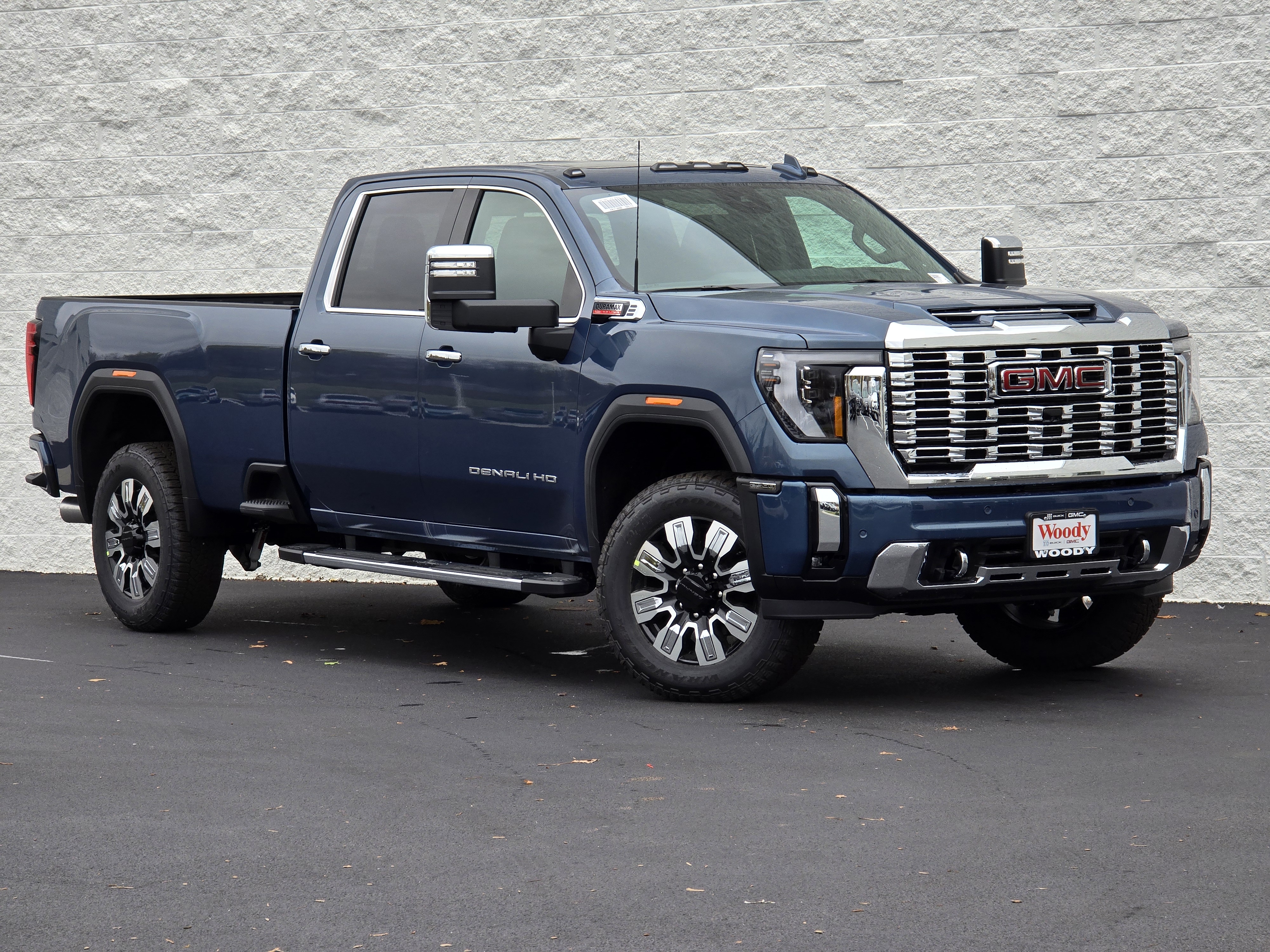 2025 GMC Sierra 2500HD Denali 2