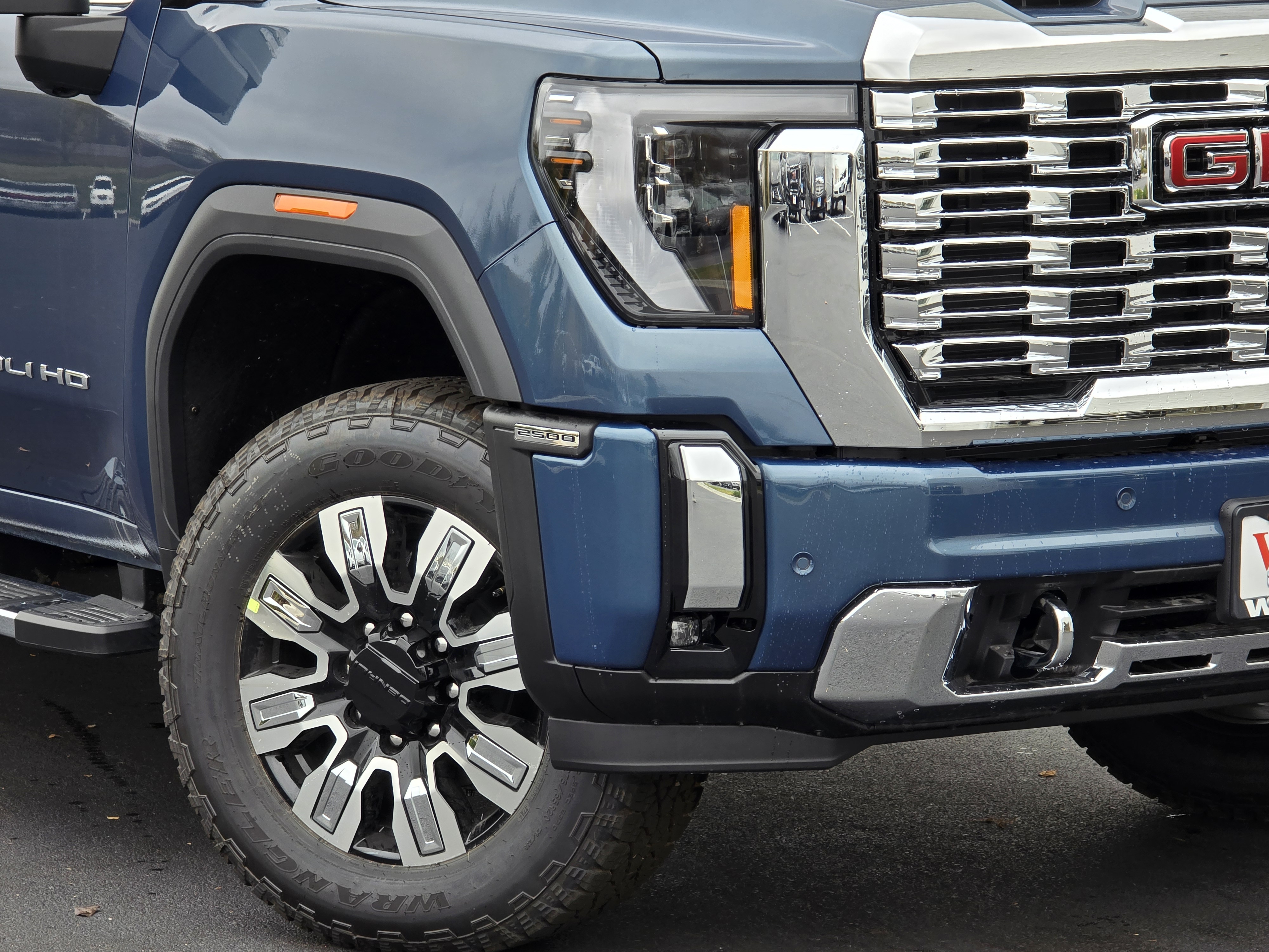 2025 GMC Sierra 2500HD Denali 3