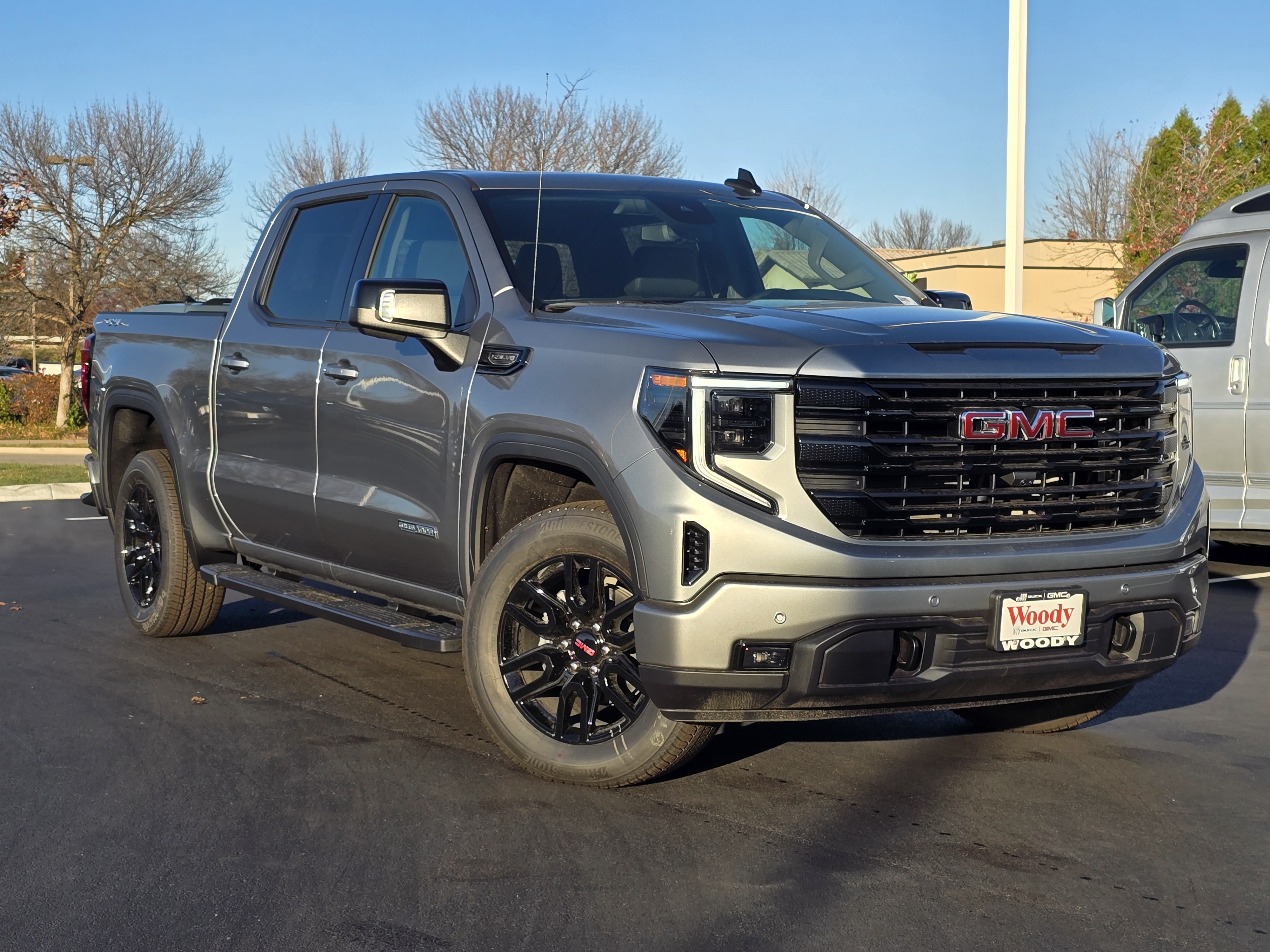 2025 GMC Sierra 1500 Elevation 2