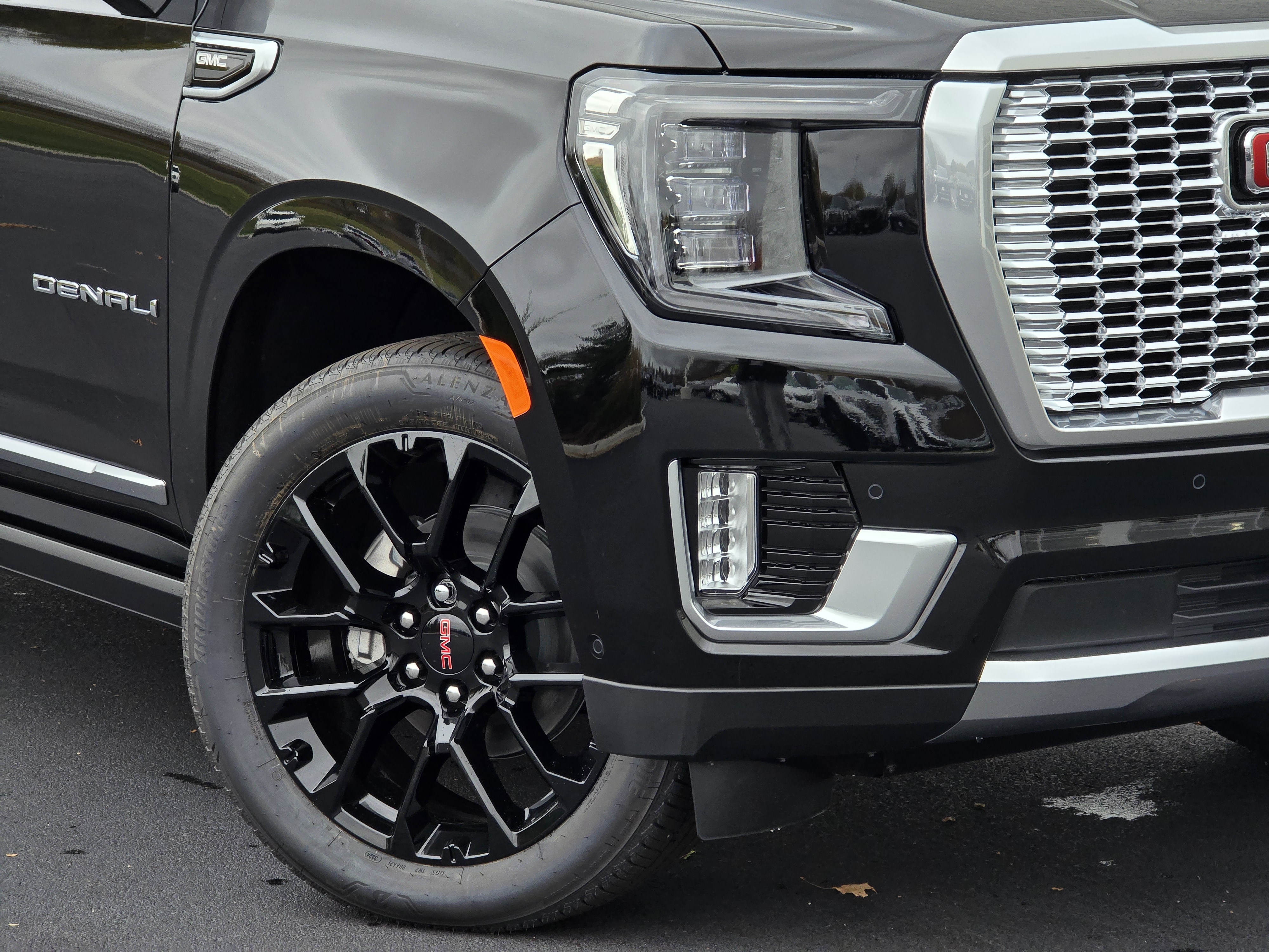 2024 GMC Yukon Denali 3