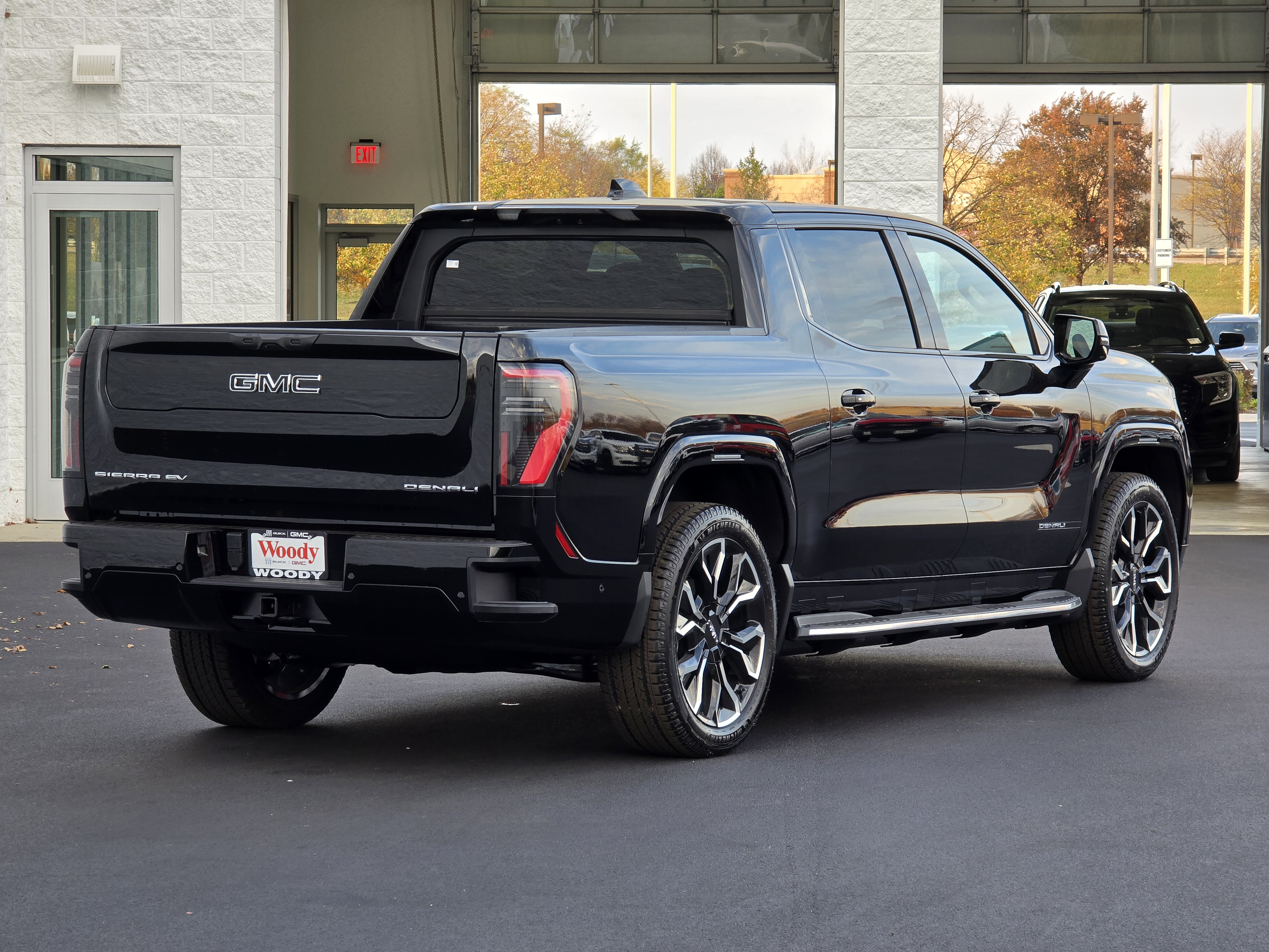 2025 GMC Sierra EV Denali 5