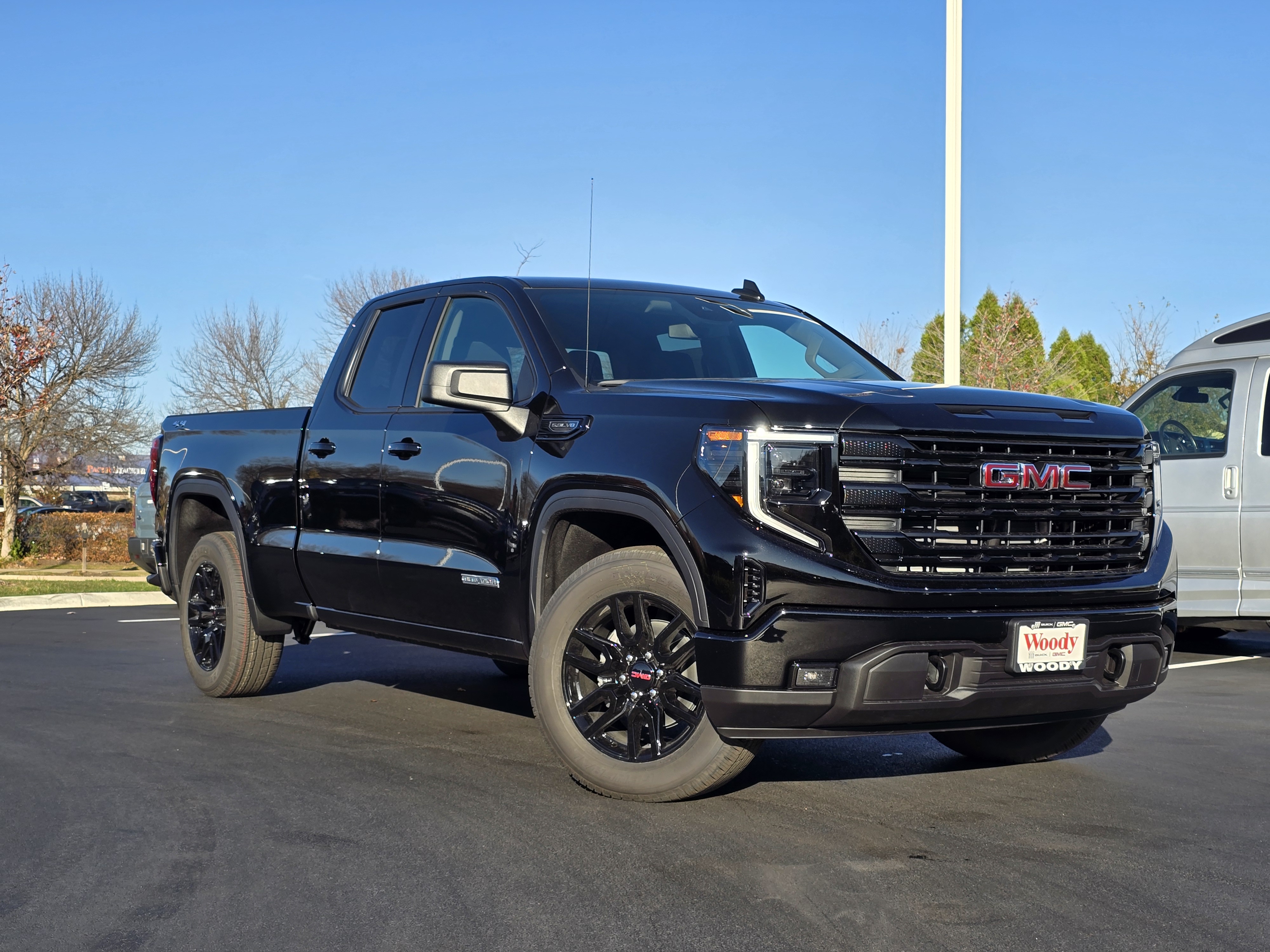 2025 GMC Sierra 1500 Elevation 2