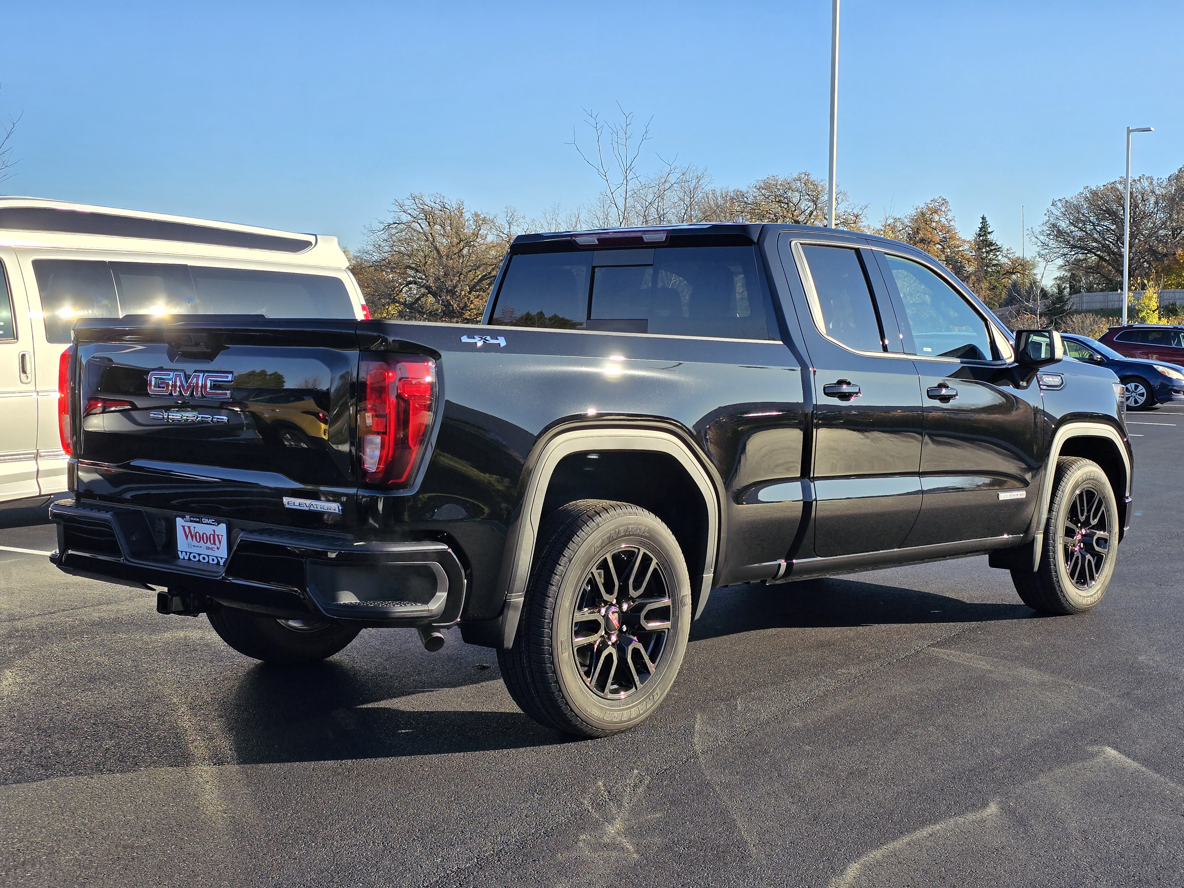 2025 GMC Sierra 1500 Elevation 8