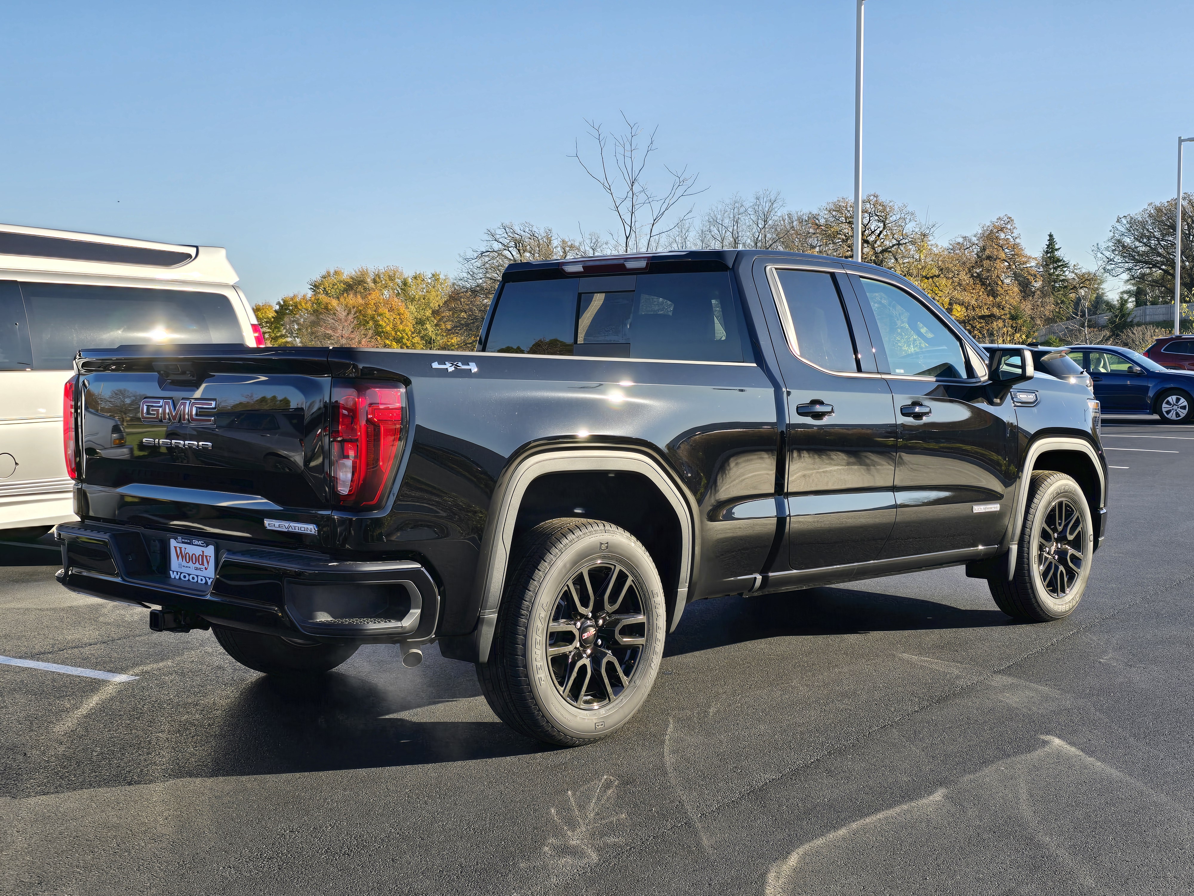 2025 GMC Sierra 1500 Elevation 8