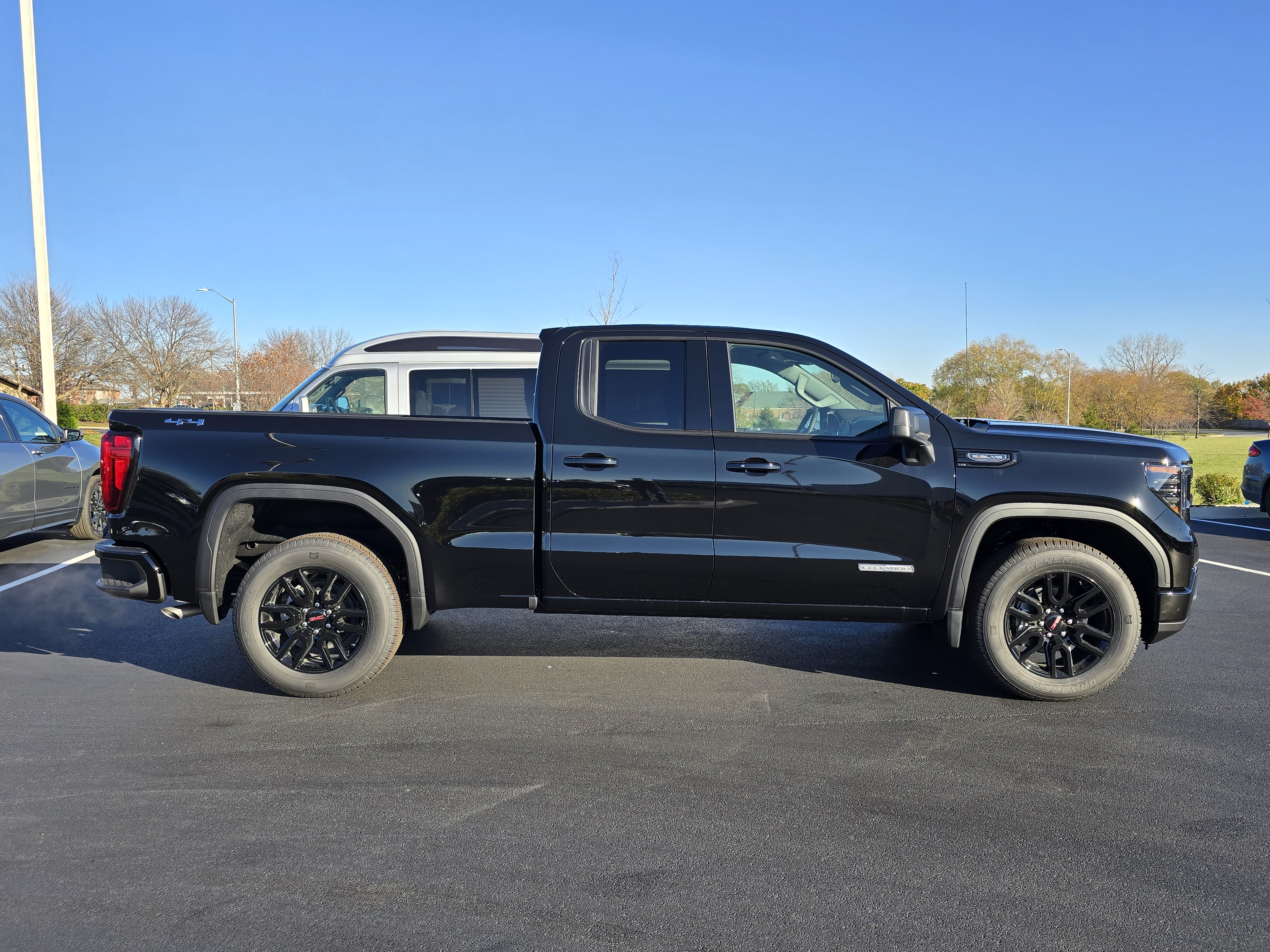 2025 GMC Sierra 1500 Elevation 9