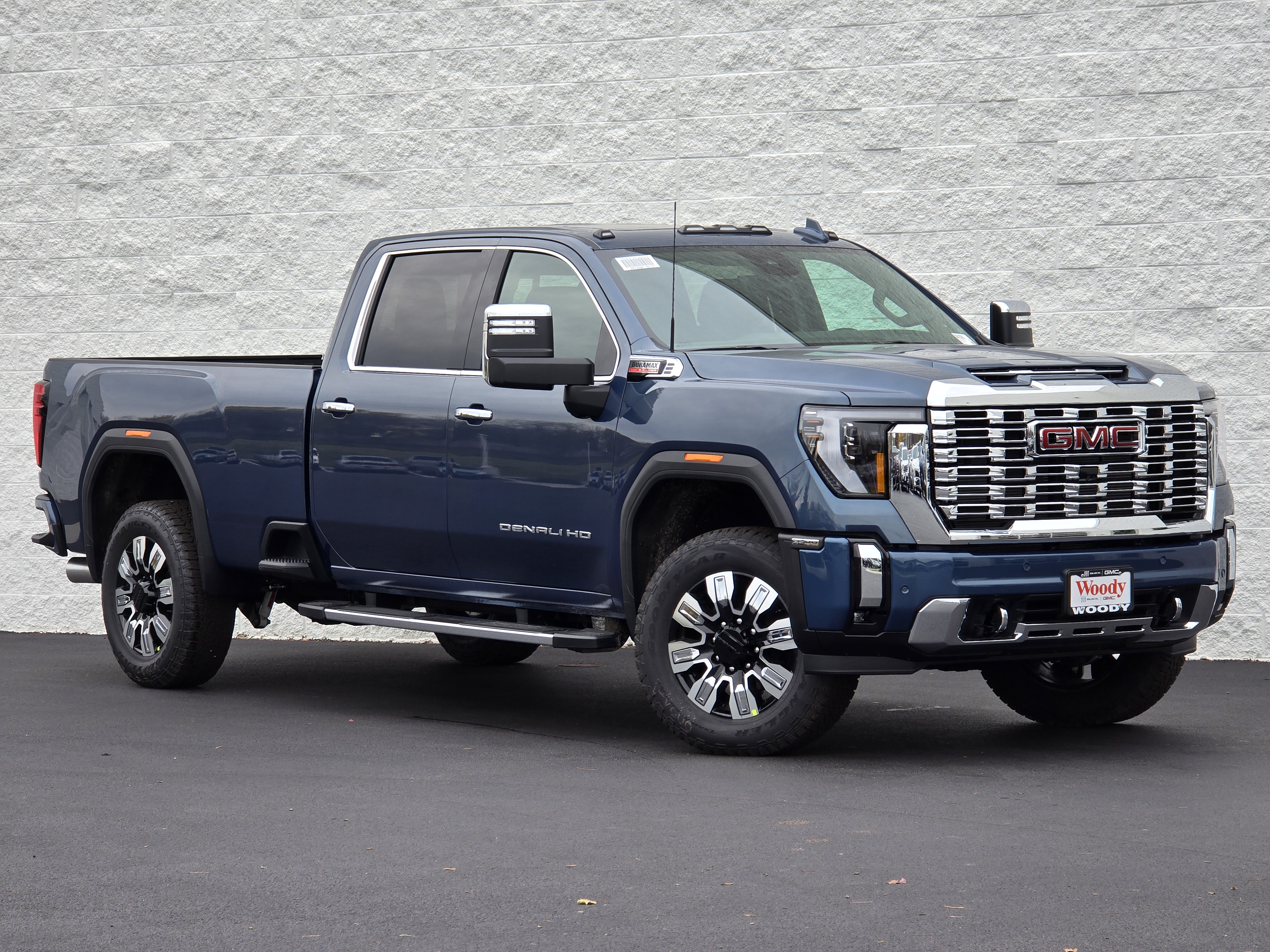 2025 GMC Sierra 2500HD Denali 1