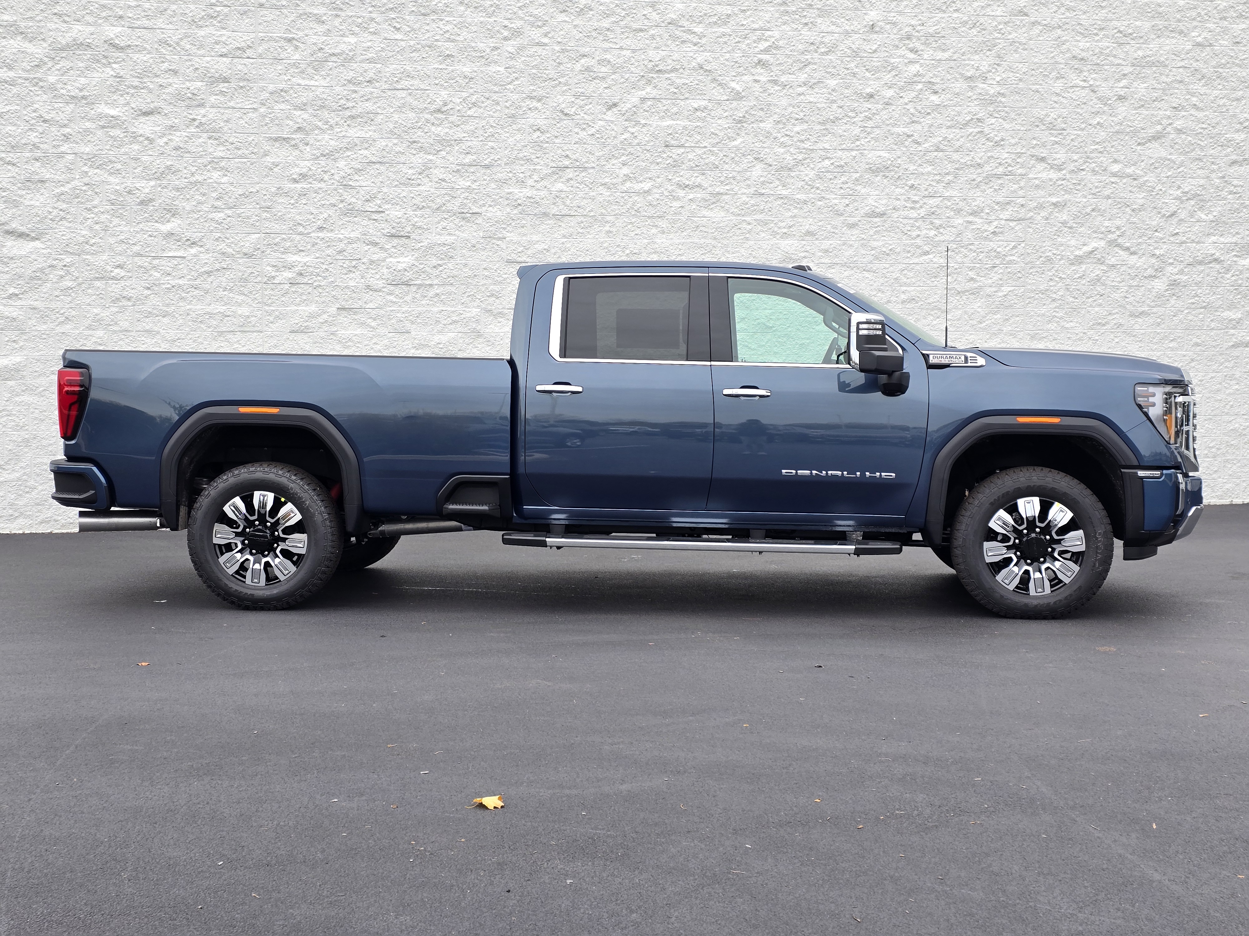 2025 GMC Sierra 2500HD Denali 3