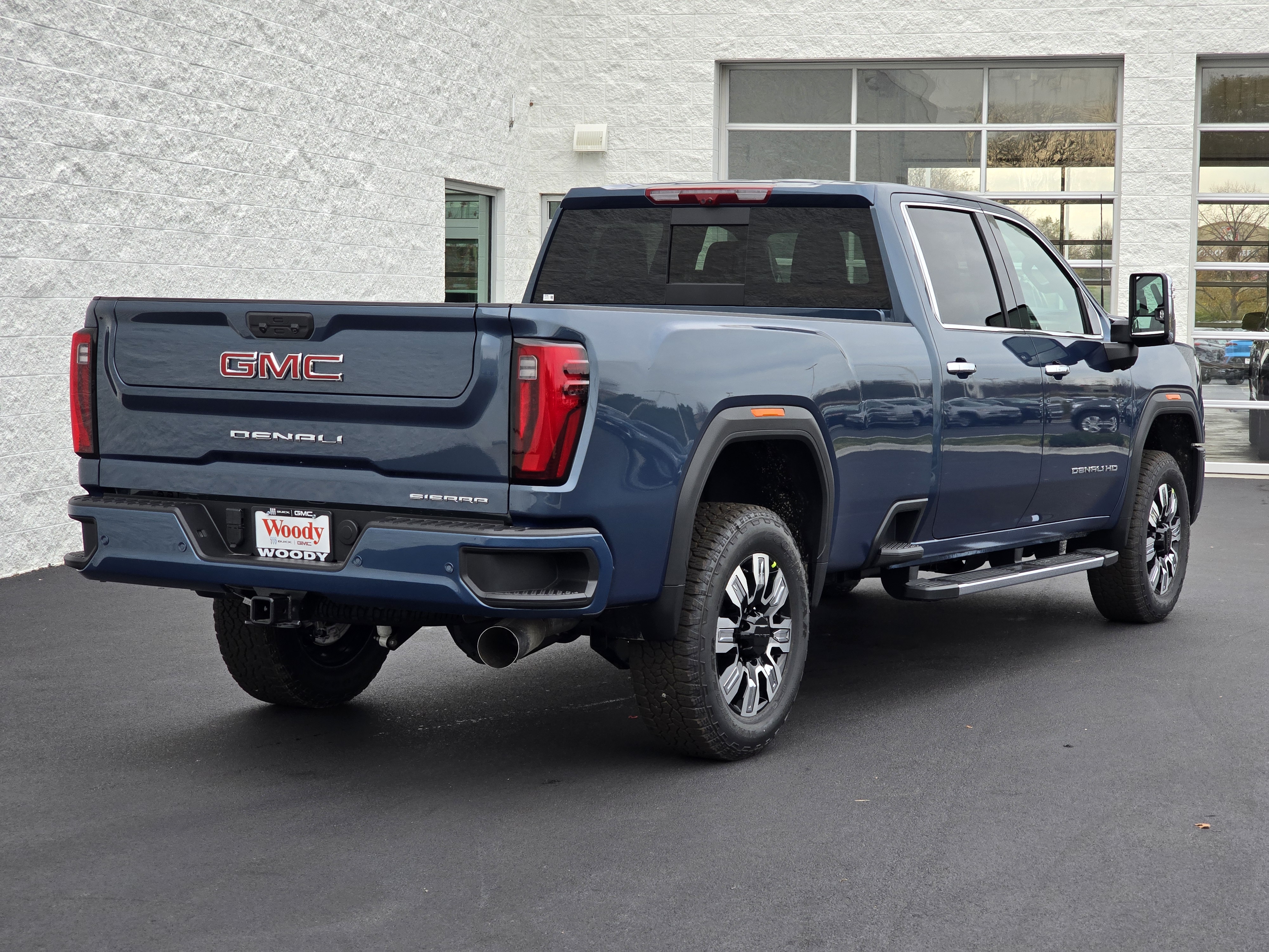 2025 GMC Sierra 2500HD Denali 4